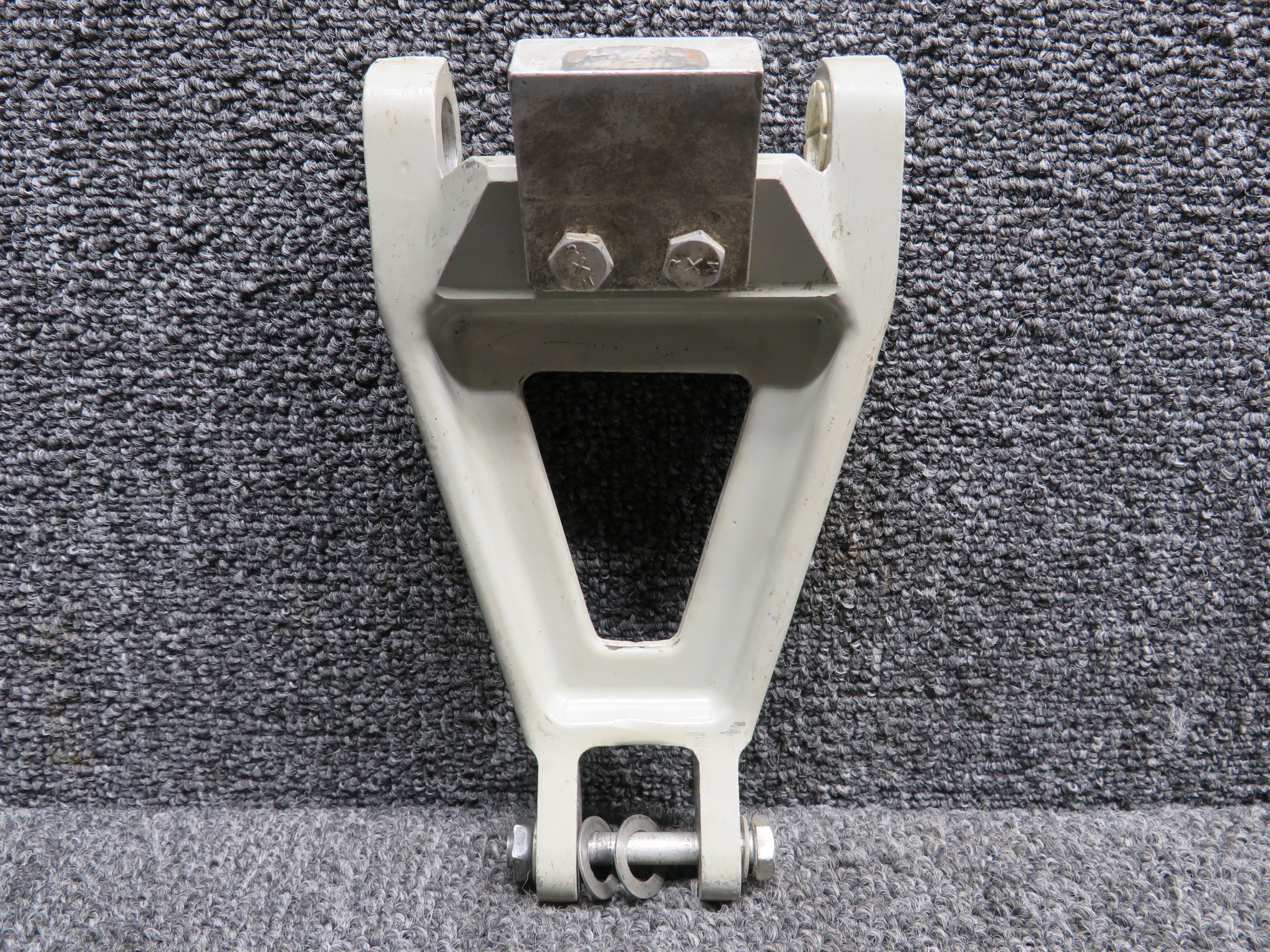 1743011-1 (Use: 1743036-1) (Cast: 1743012-2F) Cessna 177 Nose Gear