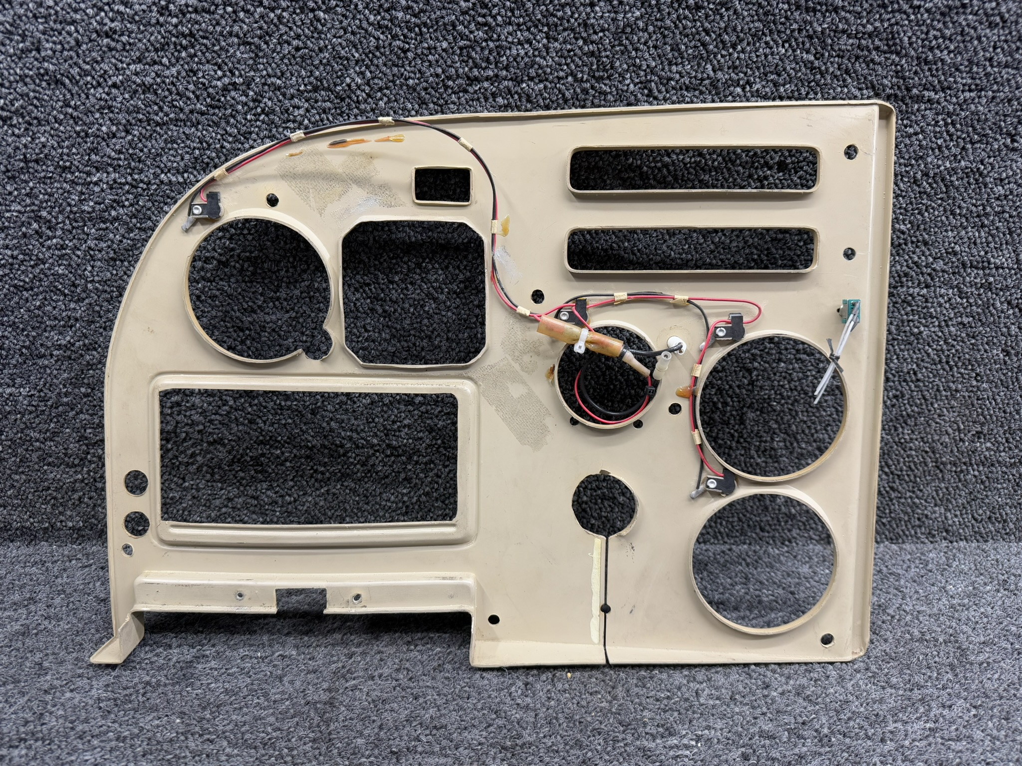 Tira 2個セット 2213071-1 Cessna TR182 Upper RH Instrument Panel Cover (Tan)