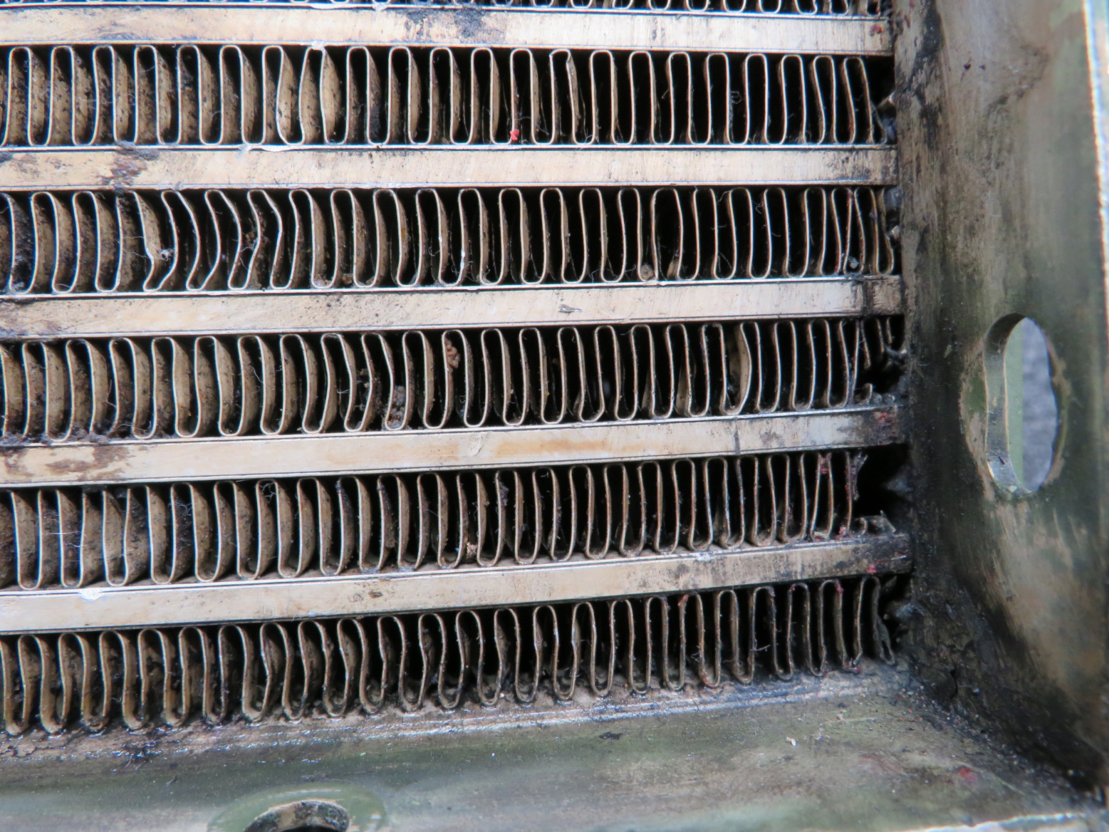 8540252 Harrison AP12AN14-04 Oil Cooler Assembly (Damaged Fins