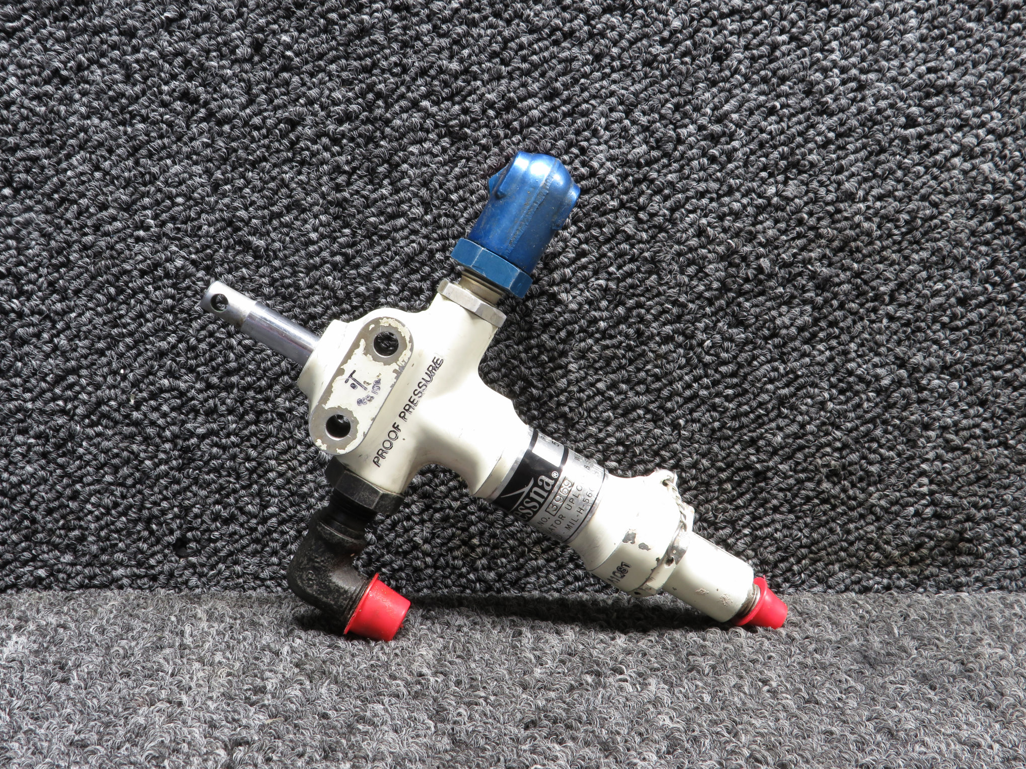 5727110-7 (Use: 5727110-9) Cessna Main Landing Gear Uplock