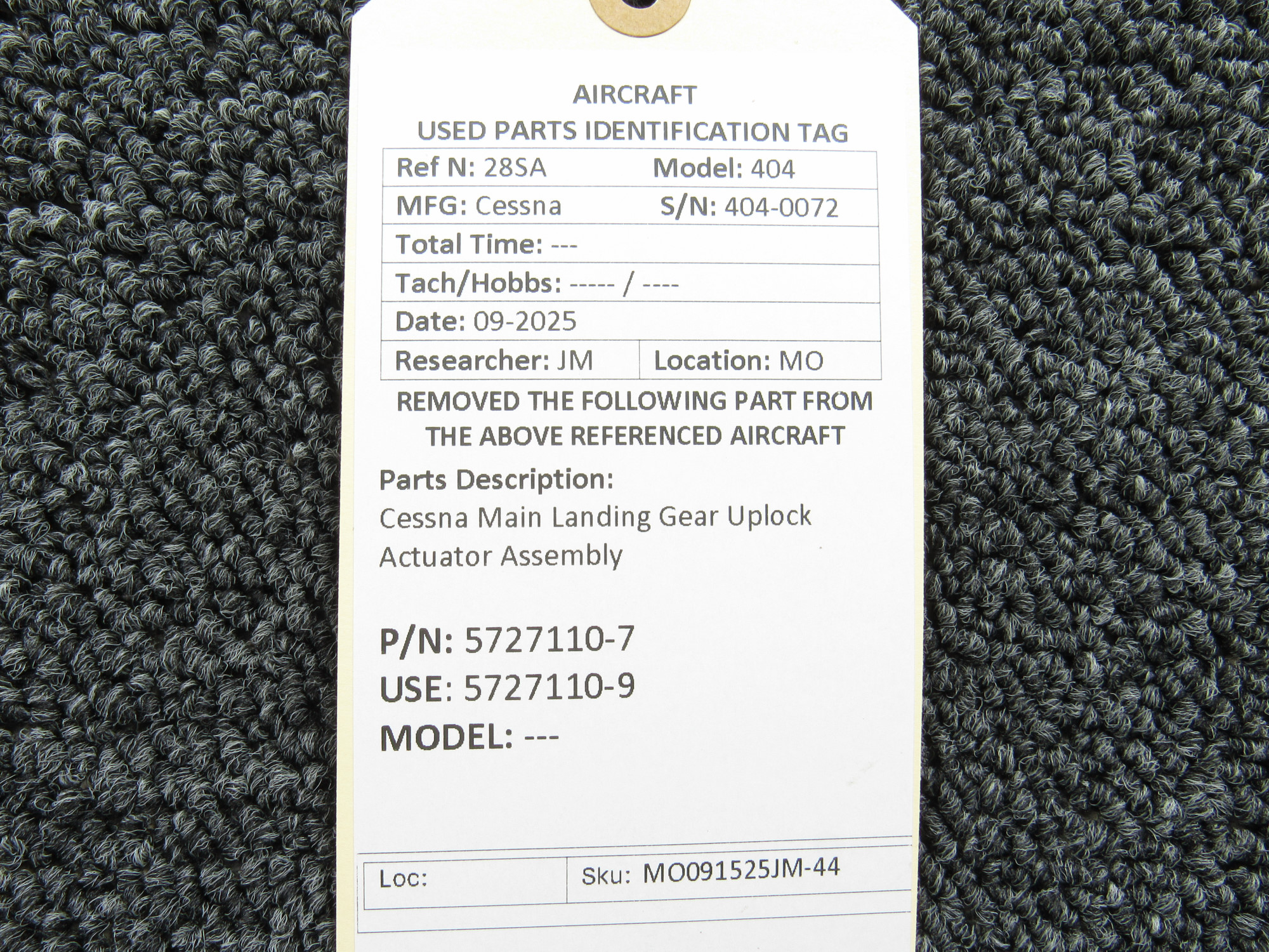 5727110-7 (Use: 5727110-9) Cessna Main Landing Gear Uplock