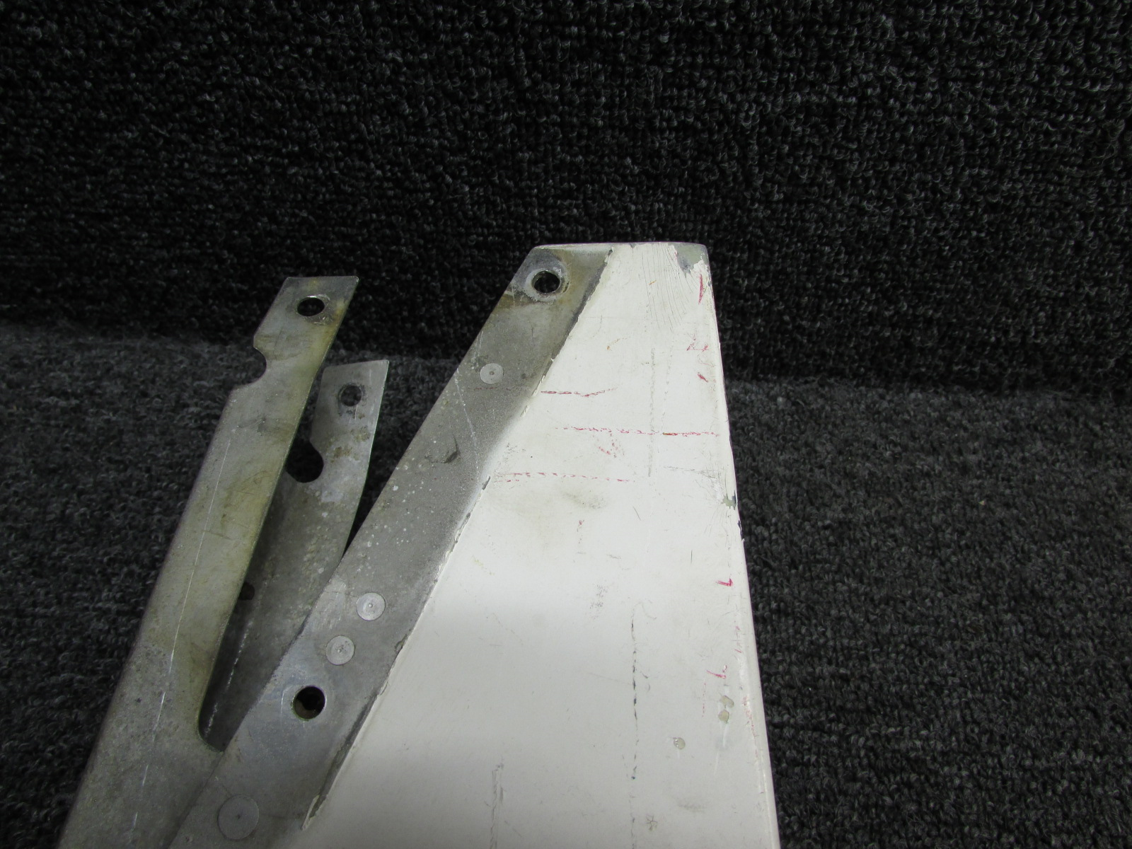 0531006-108 Use Part Number 0533150-7S Cessna 172N Rudder