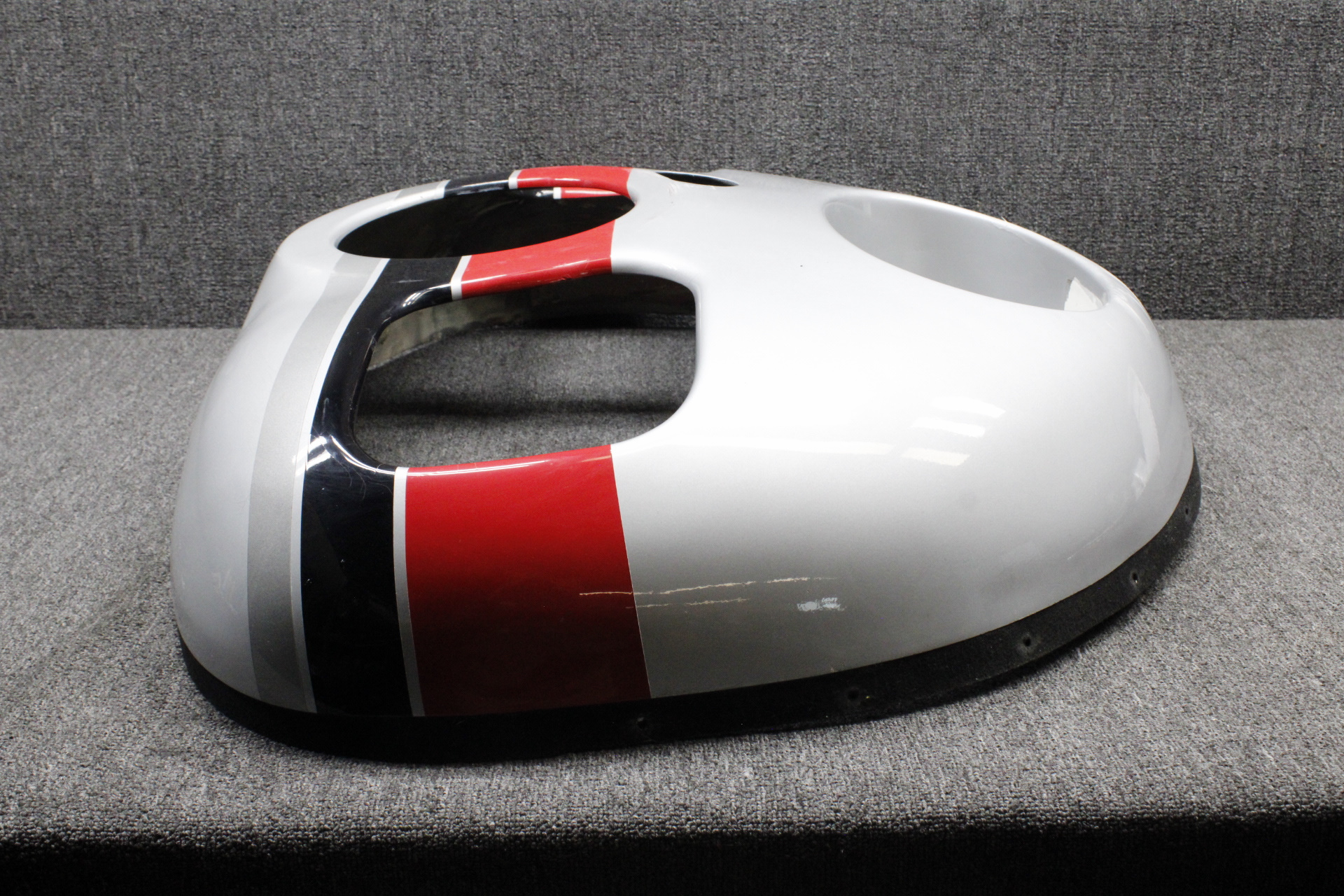 オーシャン 63679-000 Piper PA28-140 Engine Nose Cowling Assembly (Core