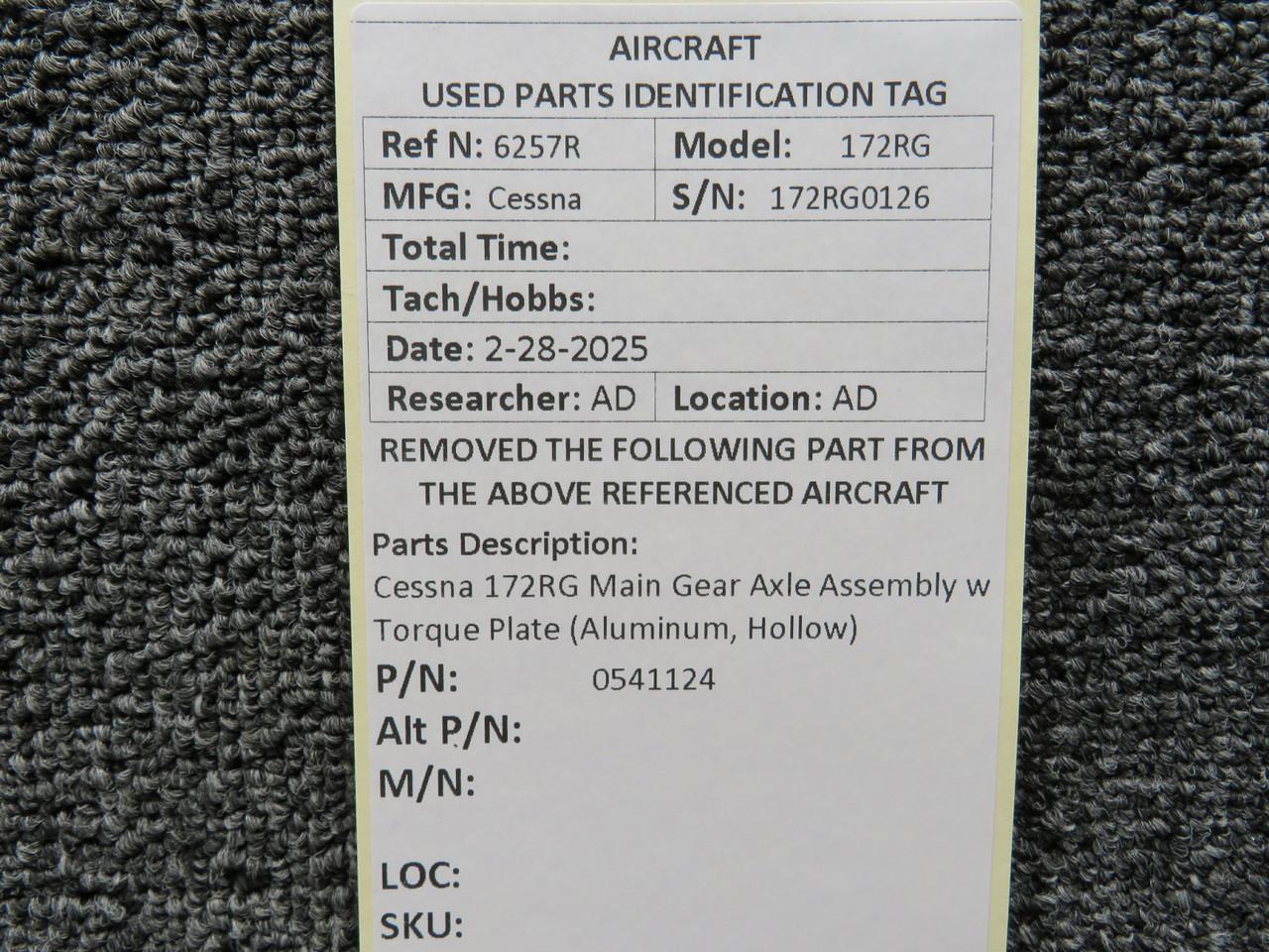 0541124 Cessna 172RG Main Gear Axle Assembly with Torque Plate