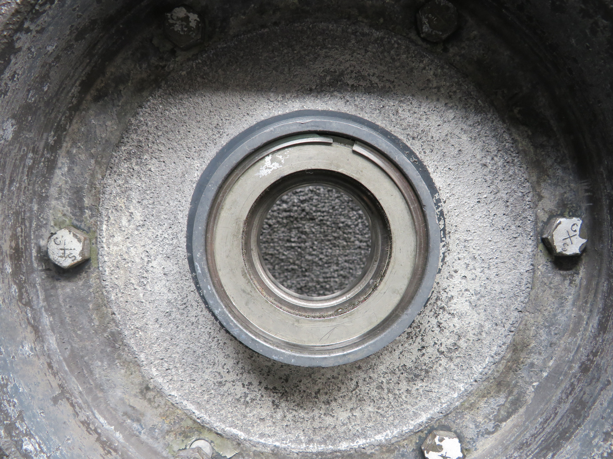 40-98 Cleveland 7.00-8 Main Wheel Assembly (Corrosion
