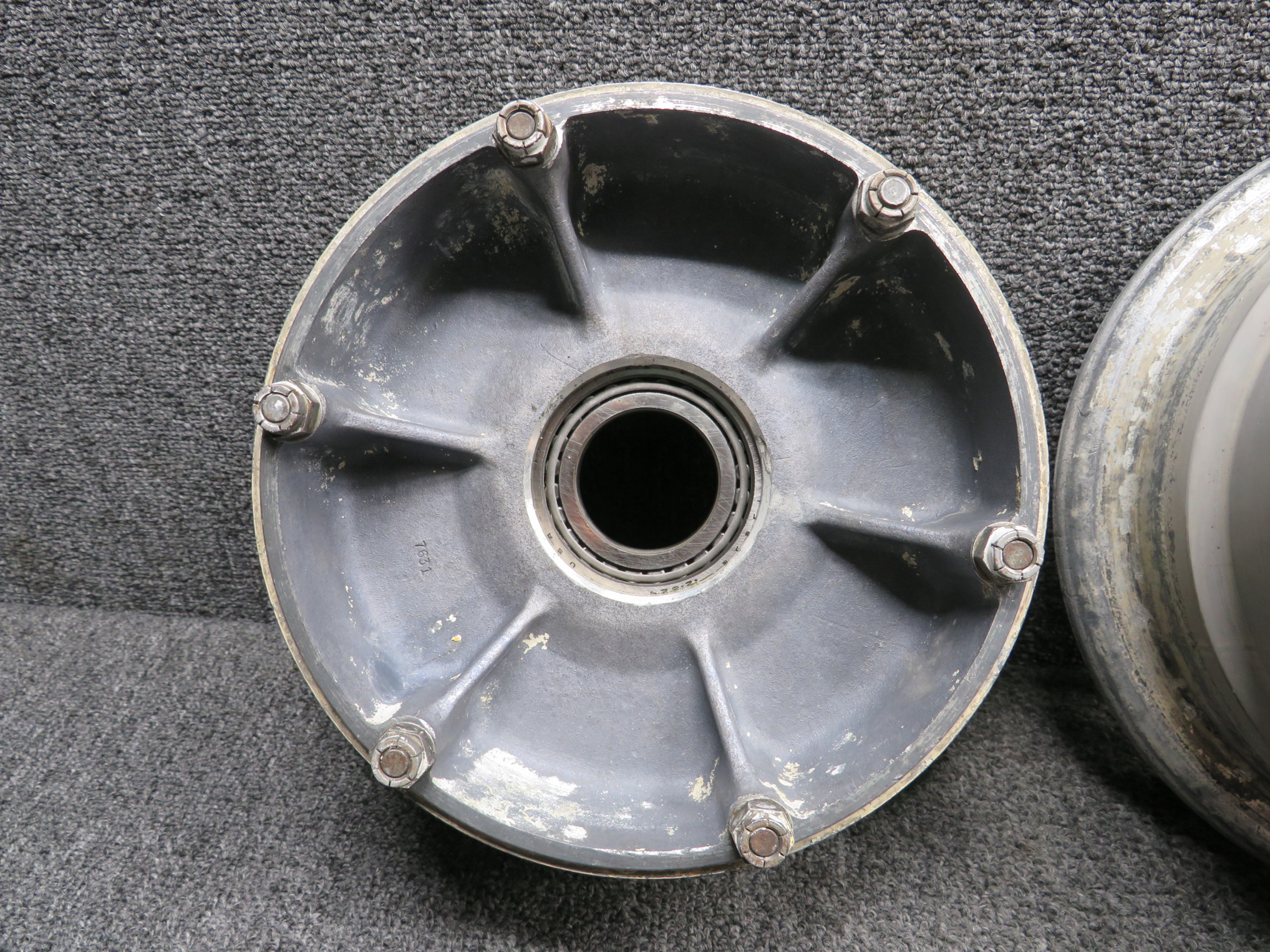40-98 Cleveland 7.00-8 Main Wheel Assembly (Corrosion