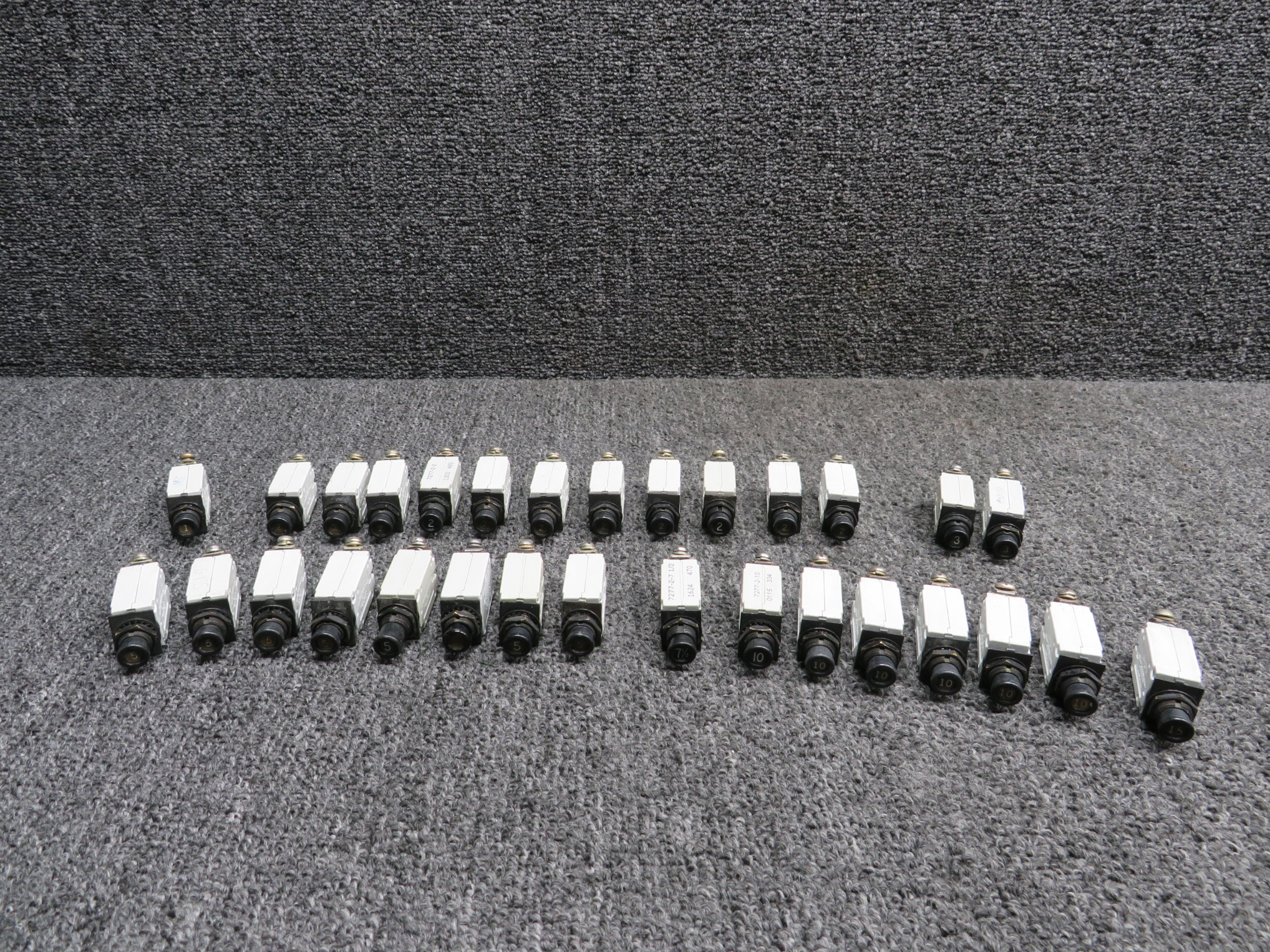 7277-2-1, 7277-2-2, 7277-2-3 Klixon Push Circuit Breaker Set of 30