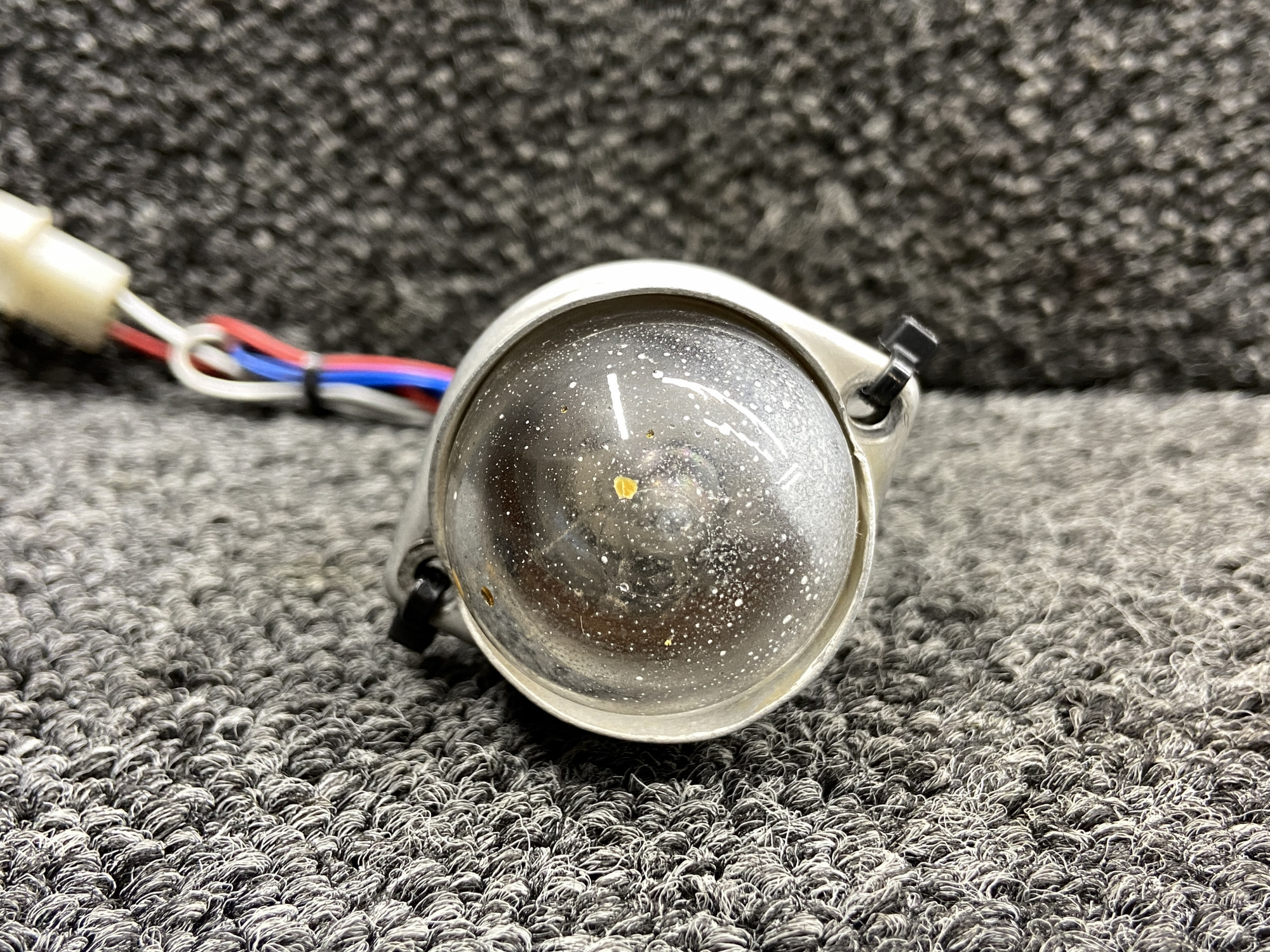 01-0770024-01 Whelen A500A-V-28 Tail Strobe Light Assembly