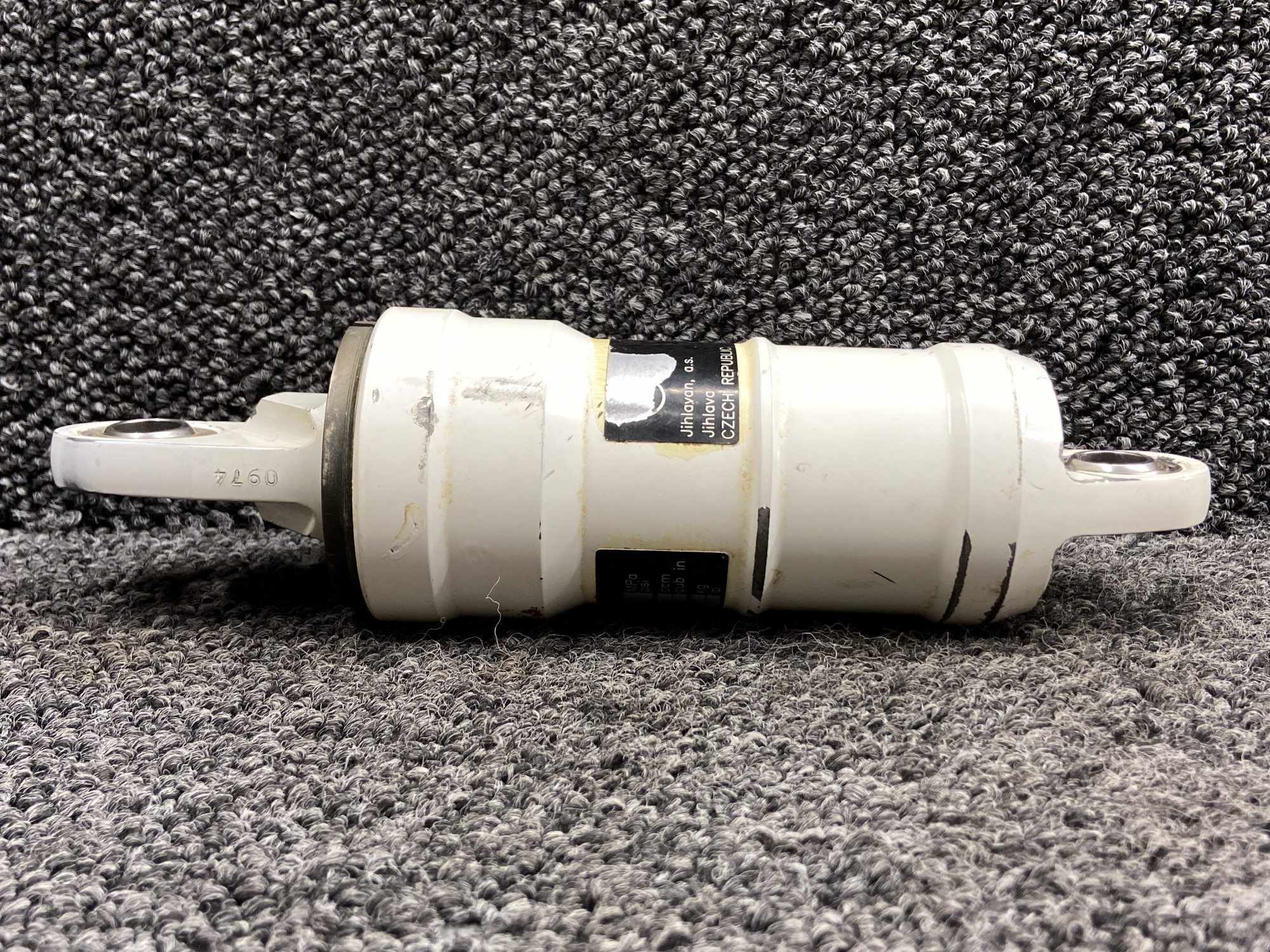 0346-800 (Alt: 27057-002) Jihlavan Nose Gear Pneumatic Shock
