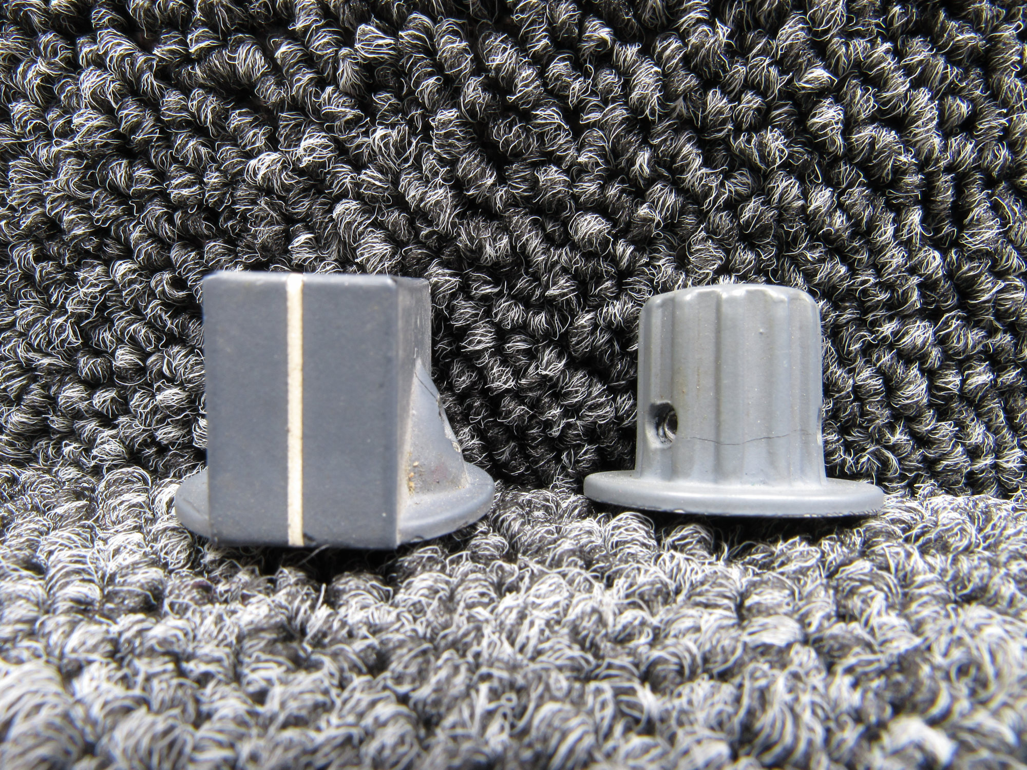 CM3590-2, CM3590-3 Cessna C-550 Knob Set For Sale