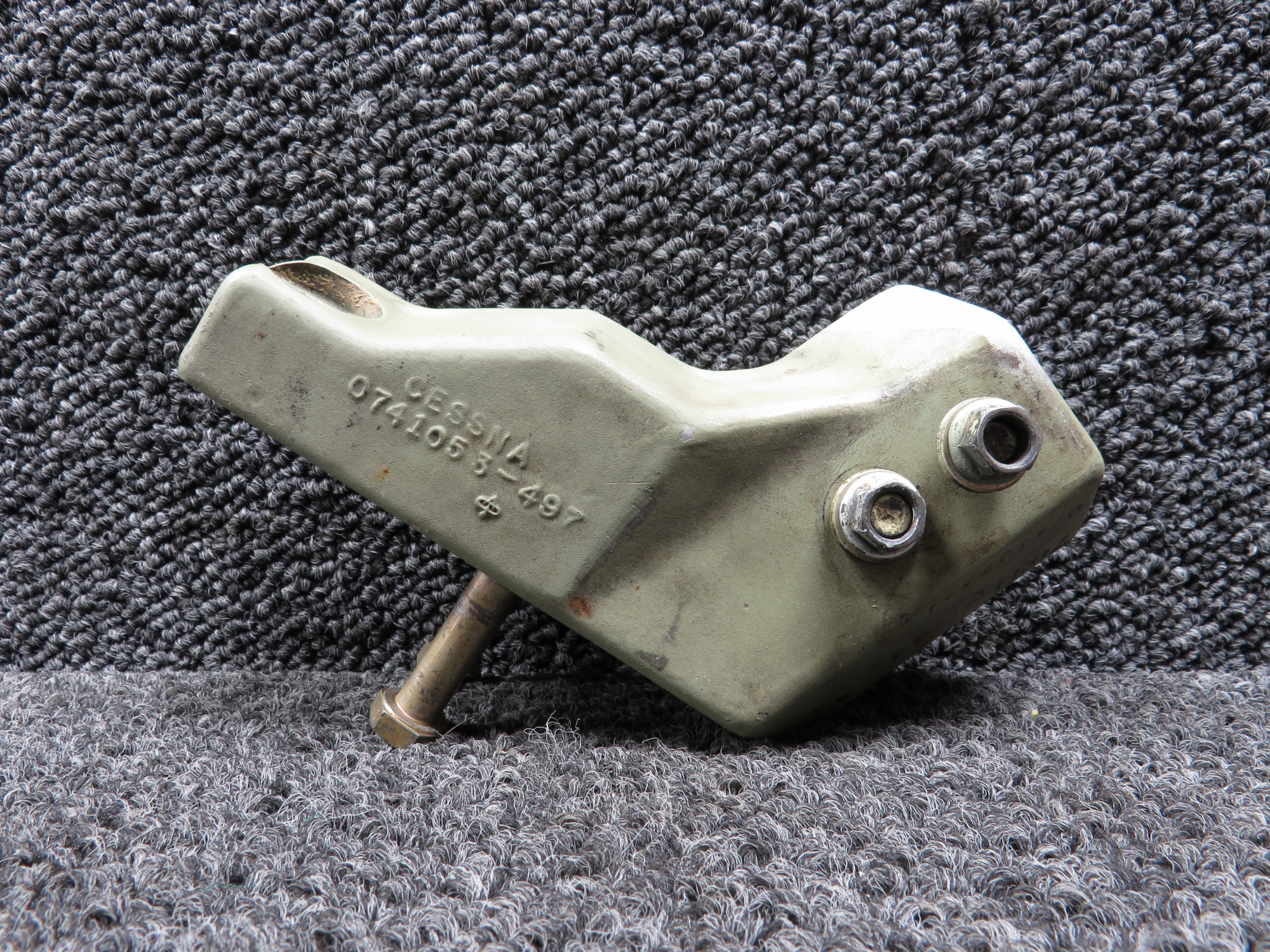 0741053-1 Cessna C-182S Axle Fitting Assembly LH (Core) For Sale