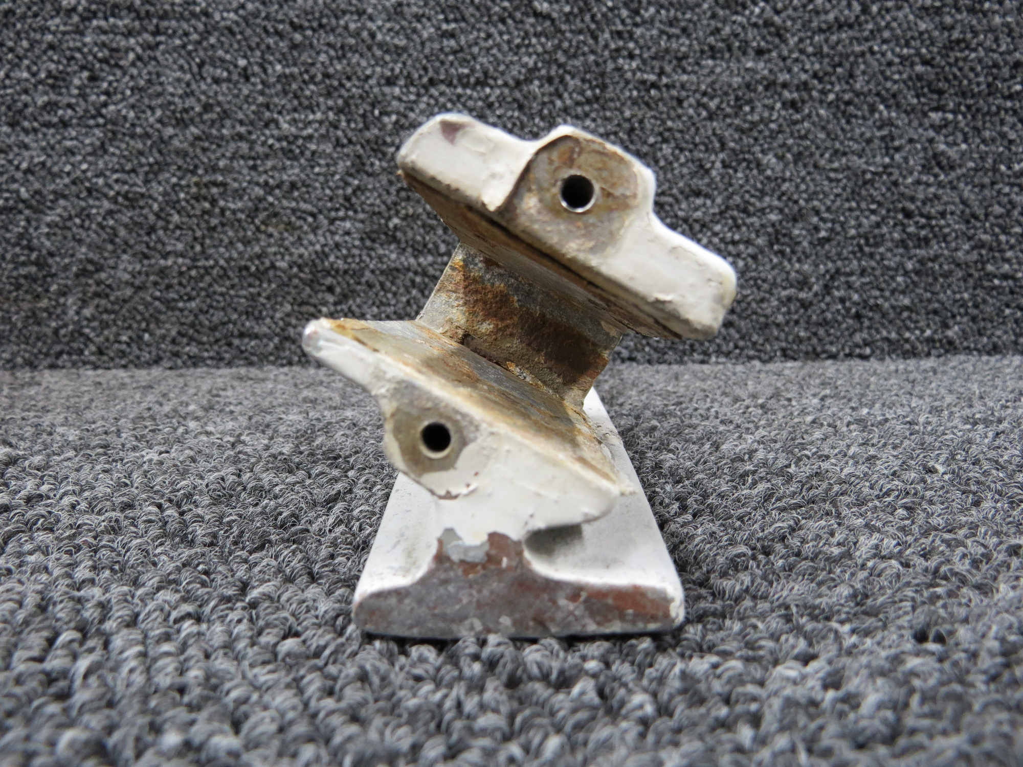 0741605-2 (Casting: 0741014-496) Cessna 182M Main Landing Gear Step RH