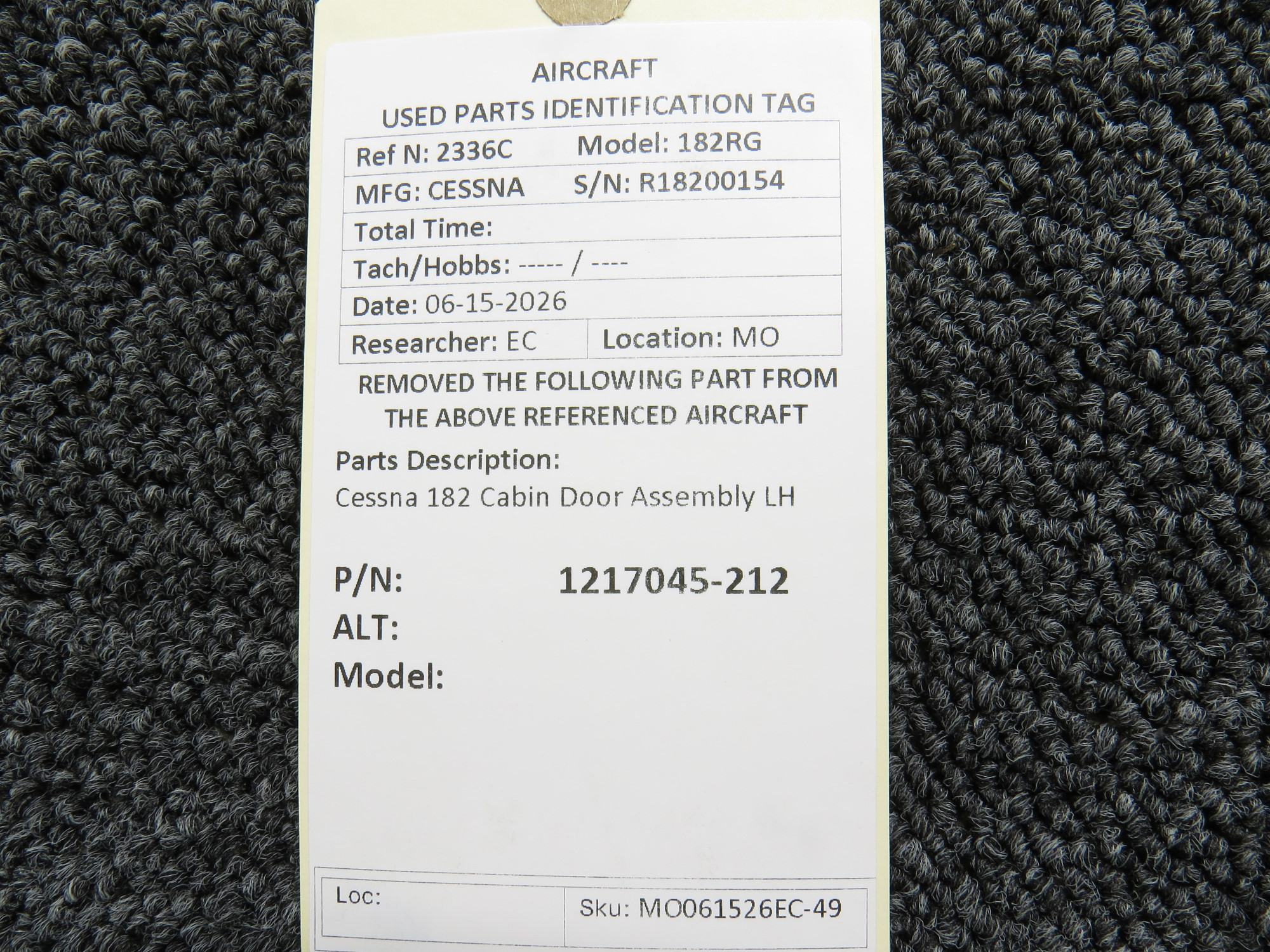本A-46 22 ⑧ 1217045-212 Cessna 182 Cabin Door Assembly LH For Sale