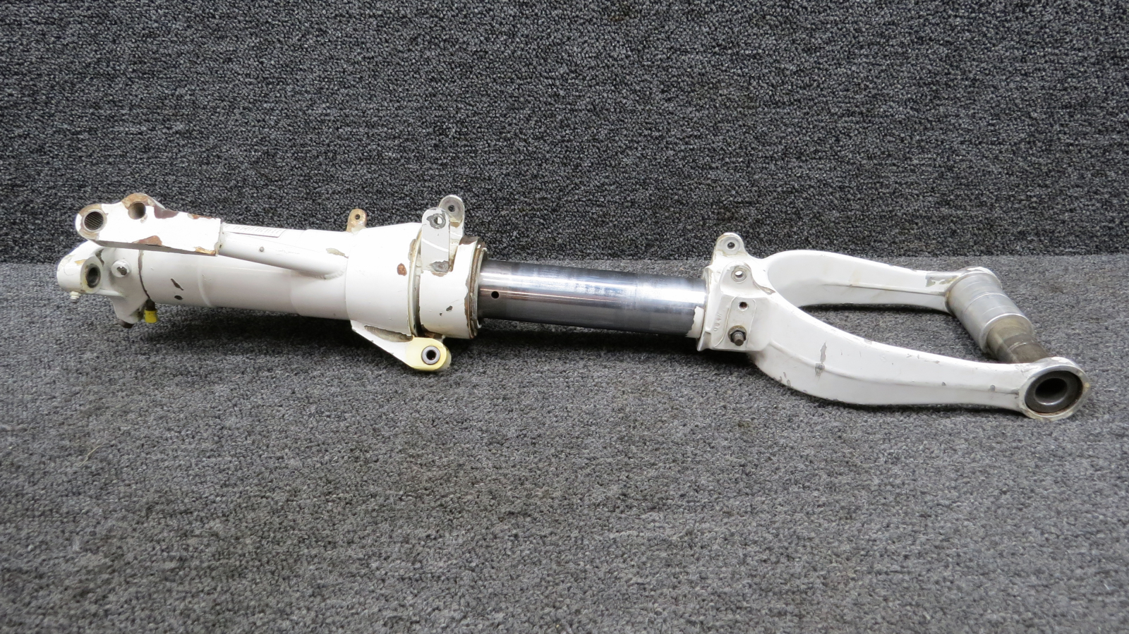 2043000-200 (Use: 2043000-202) Cessna 177RG Nose Gear Shock Strut