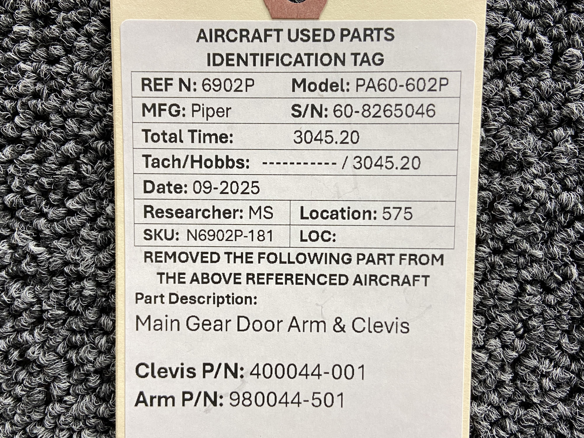 400044-001, 980044-501 Piper PA60-602P Main Gear Door Arm and Clevis