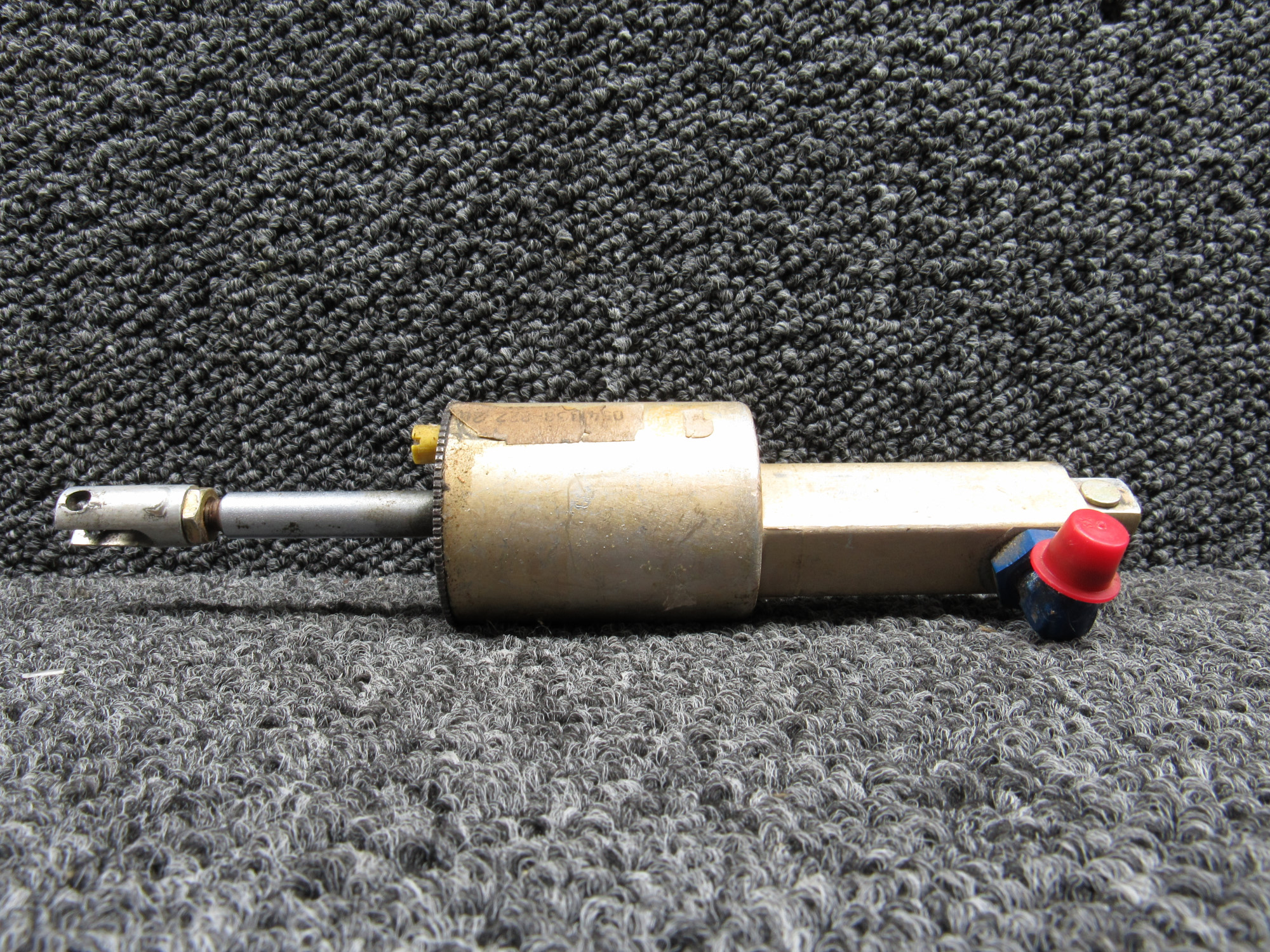 0541138-22 (Use: 9882010-1) Cessna Brake Master Cylinder Unit