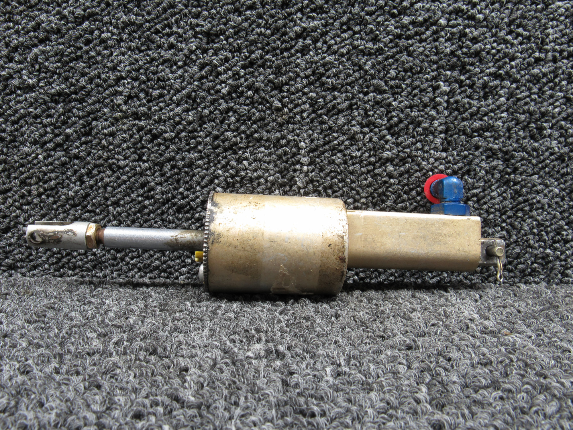 0541138-22 (Use: 9882010-1) Cessna Brake Master Cylinder Unit