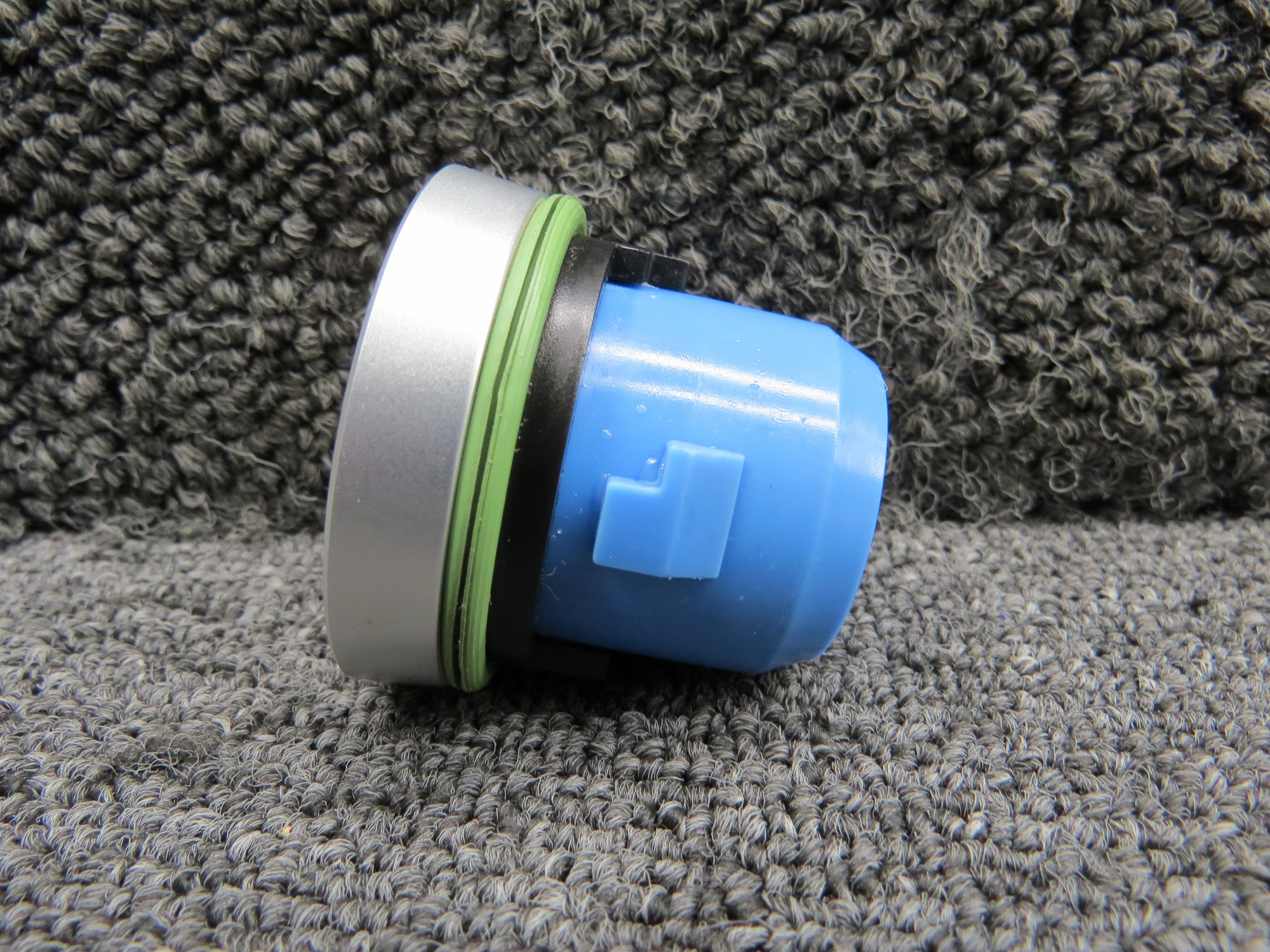 Nydia Nurmita出品 IG11-8DY (Alternate Part Number: 18052-302) Newton Locking De-Ice Cap