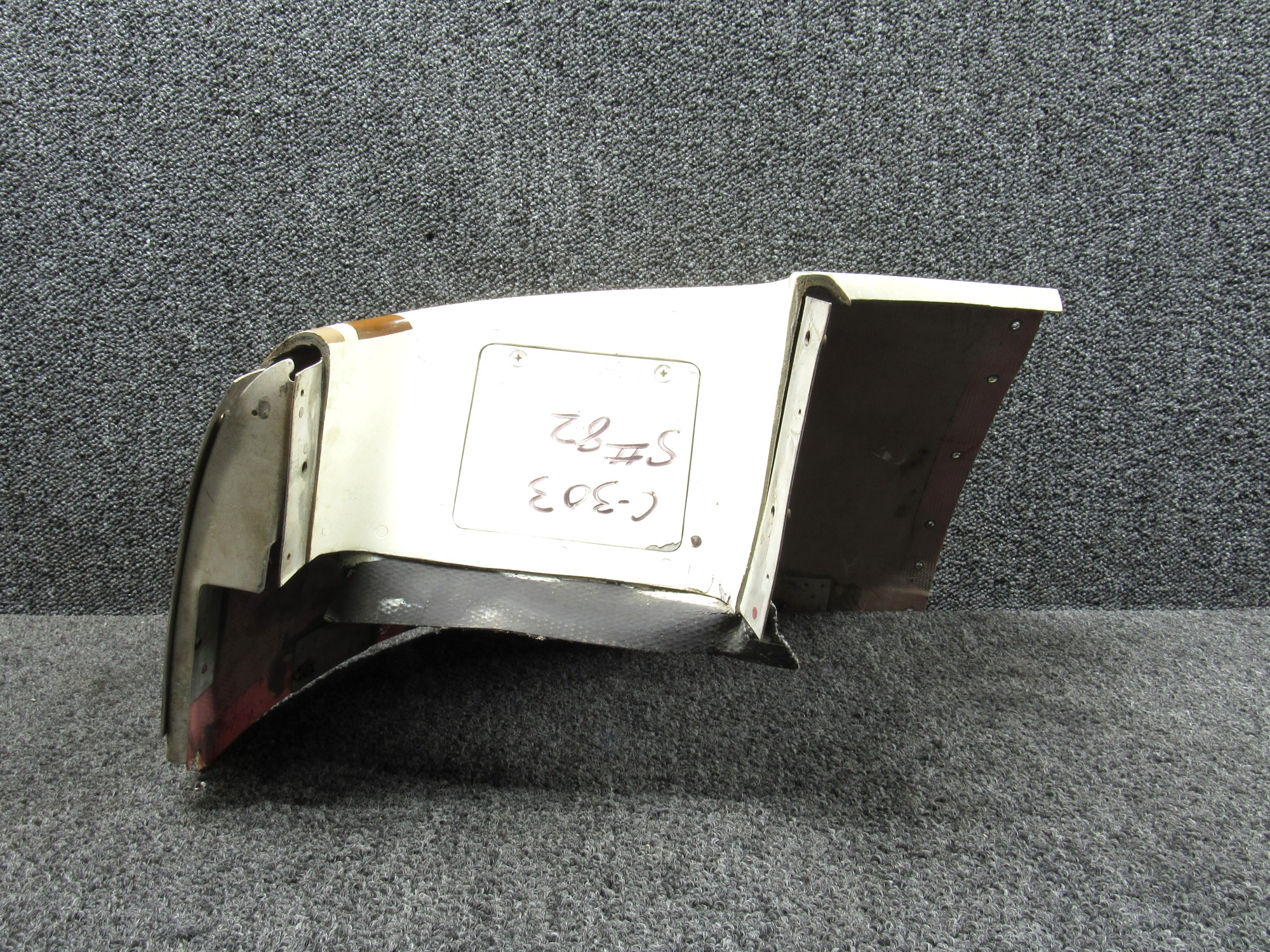 naop☆ページ 2252008-3 Cessna T303 Lower Left Hand Nose Cap