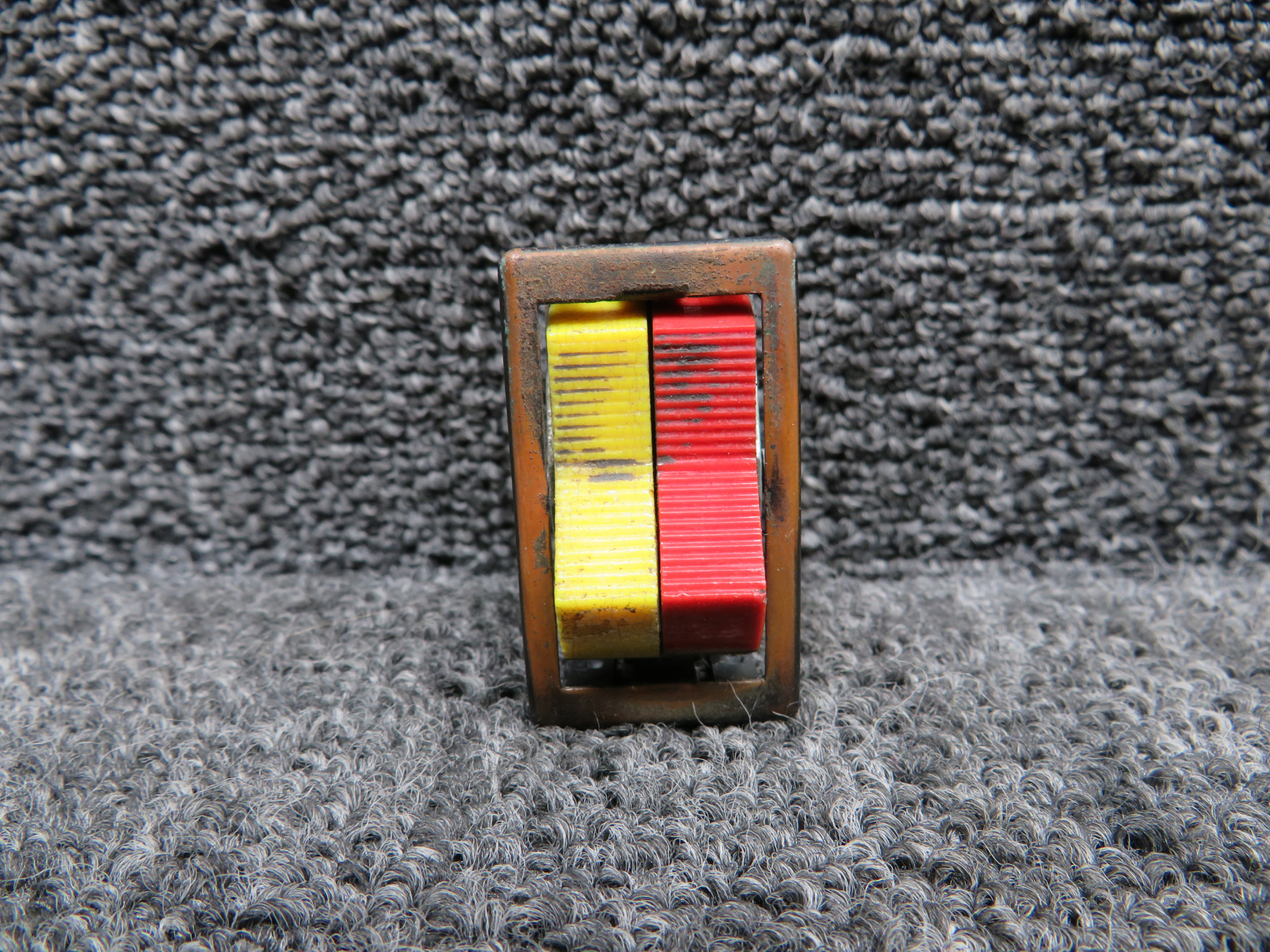 3737eページ S1846-3-2 Cessna T207 Fuel Pump Switch (Voltage: 28)