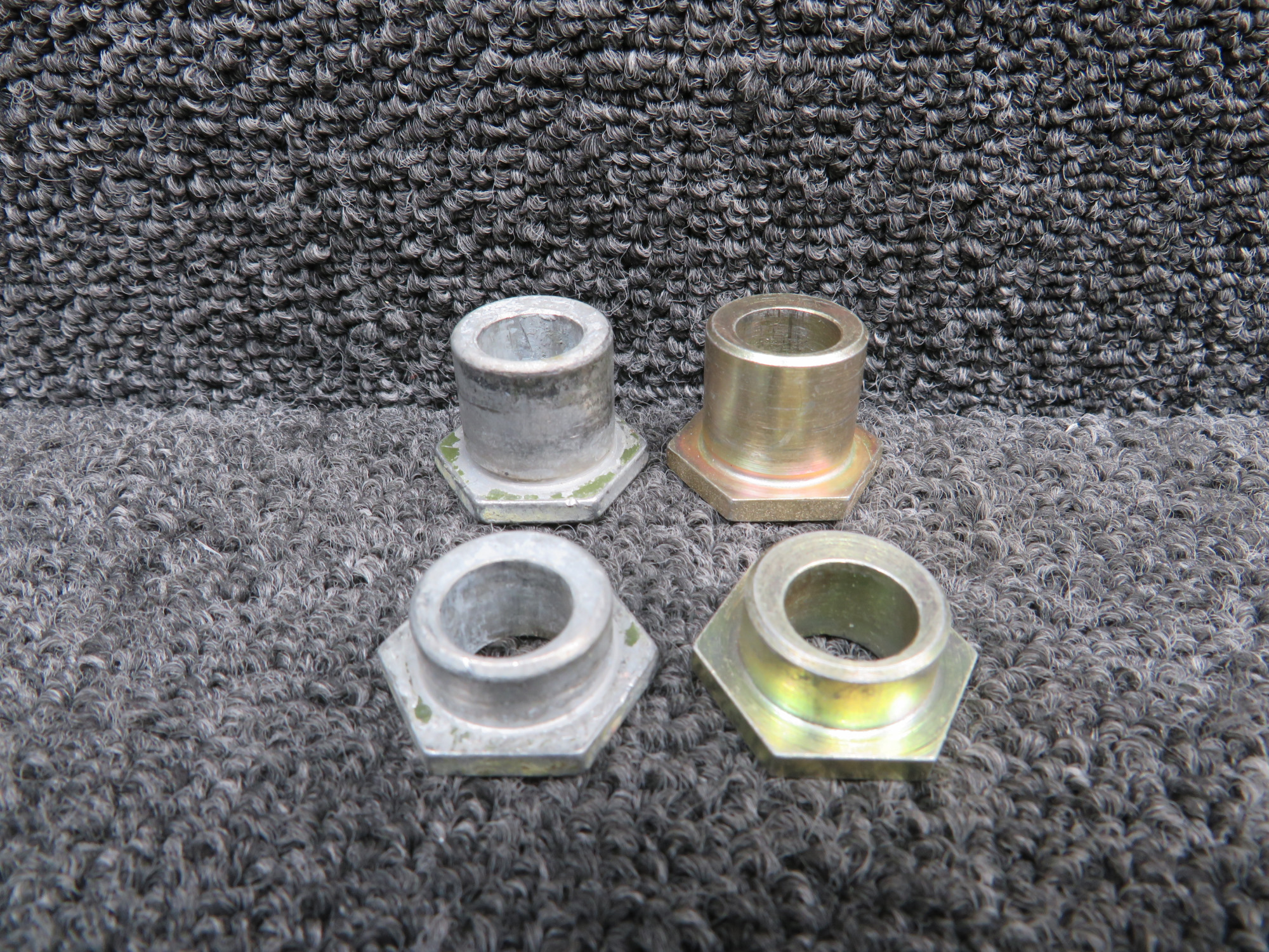 ewsgvページ 0512123-1, 0512123 Cessna T207 Set of 4 Eccentric Wing Bushings