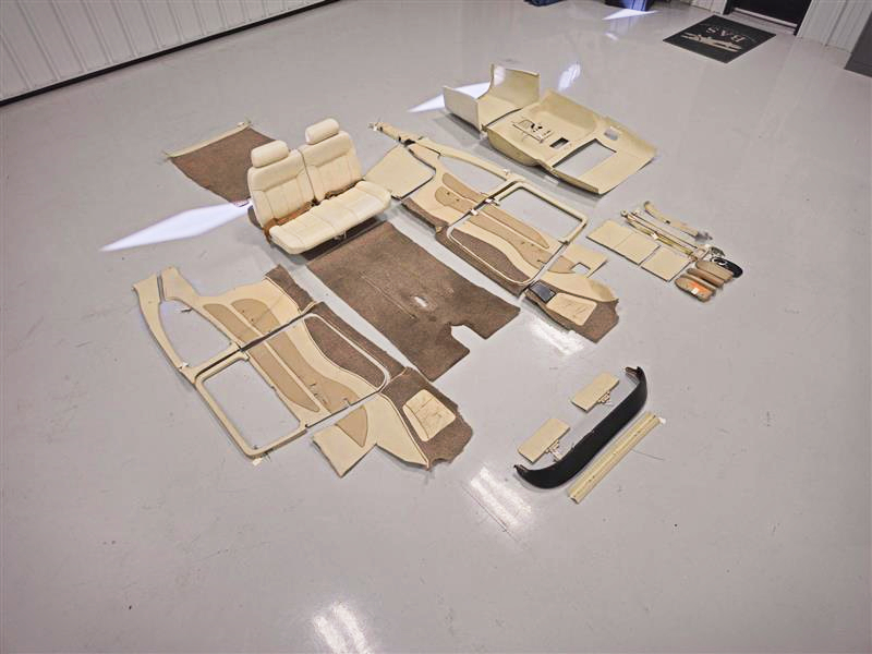 Cessna TR182 Interior Set with Seats, Plastics, Carpet, & Headliner