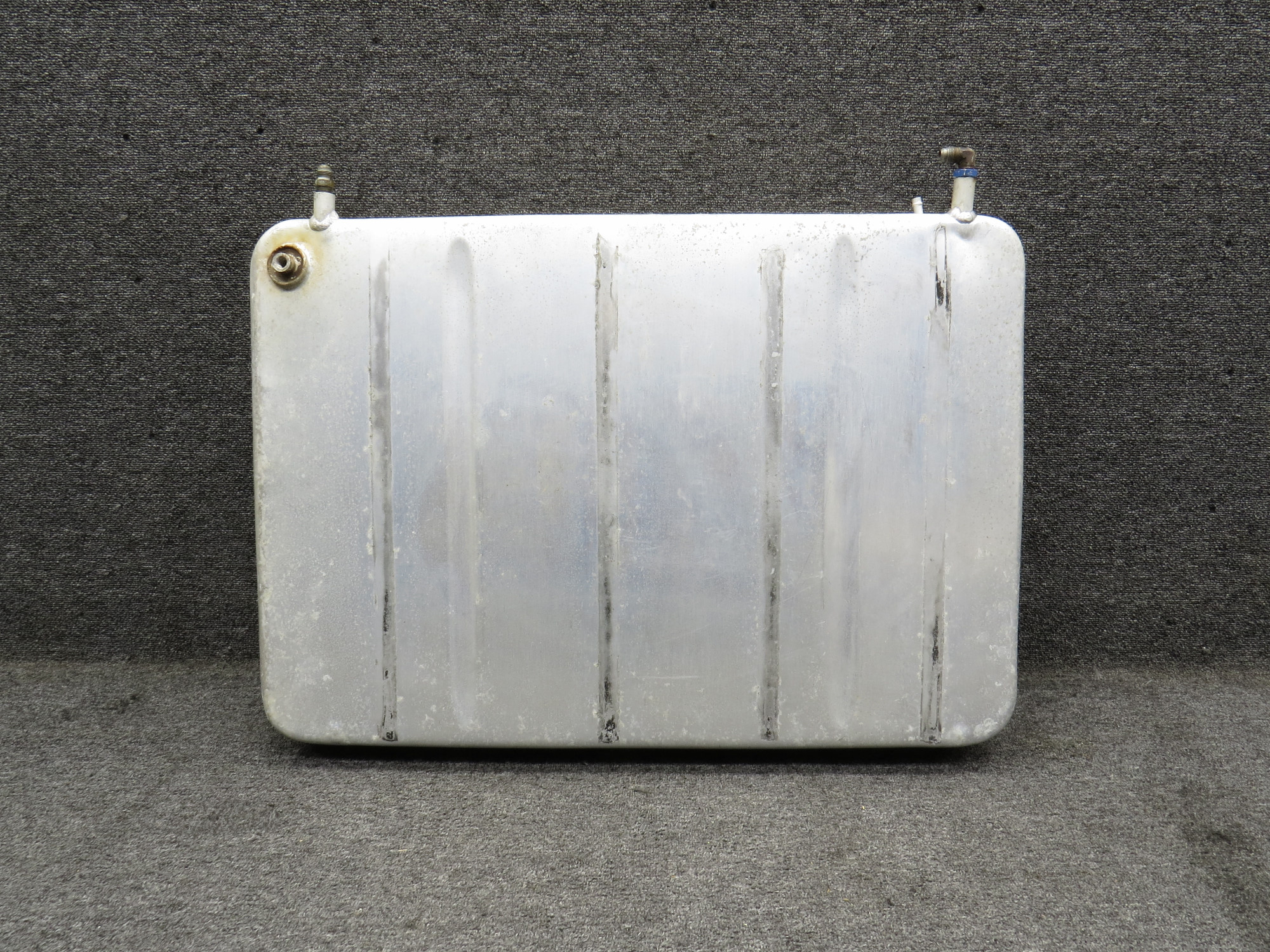 user_41f3e852　バルーンタンク 0426019-23 Cessna 152 Fuel Tank LH For Sale