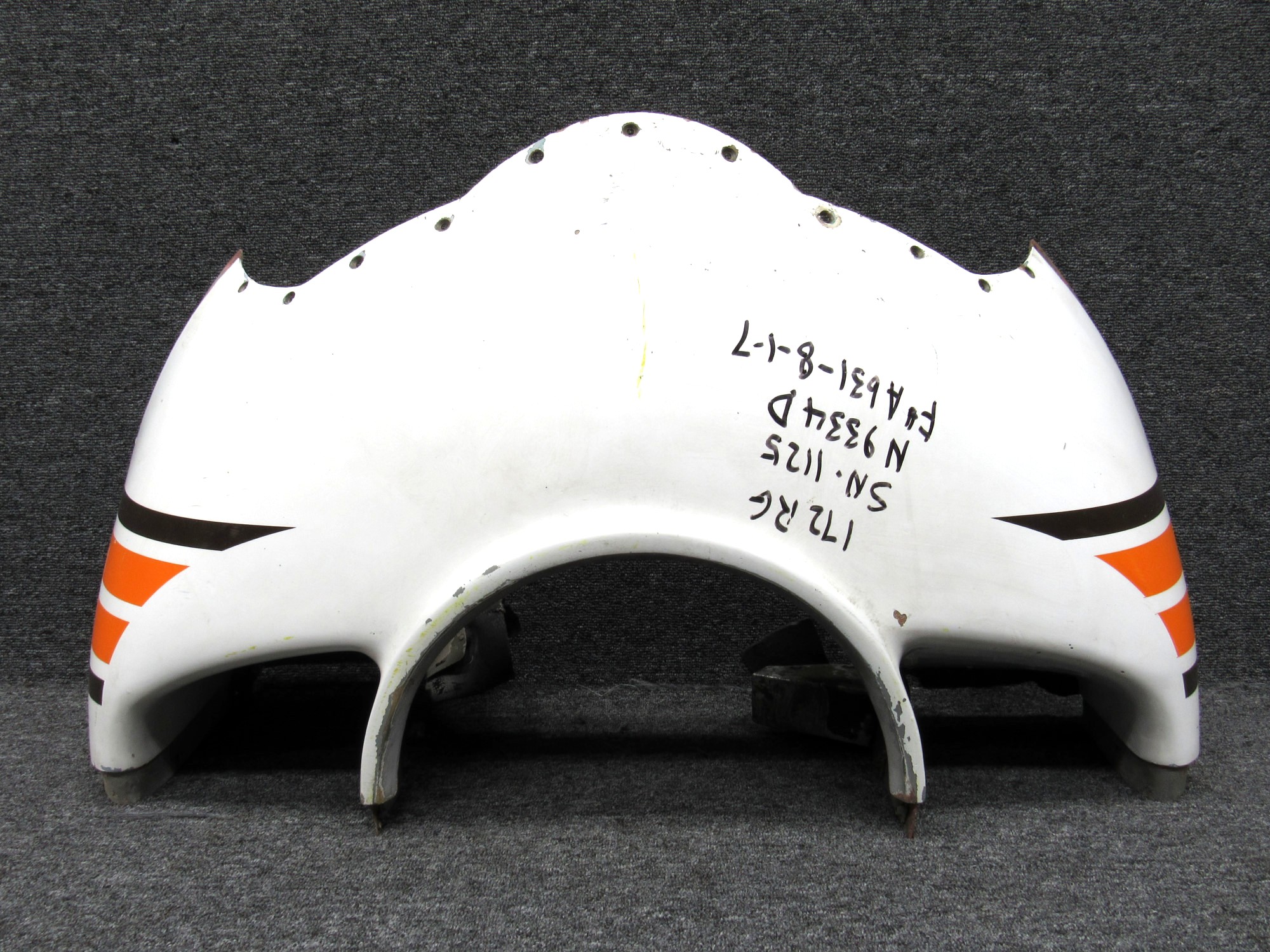 NEA ページ ② 2452004-2 Cessna 172RG Lower Nose Cap Assembly For Sale