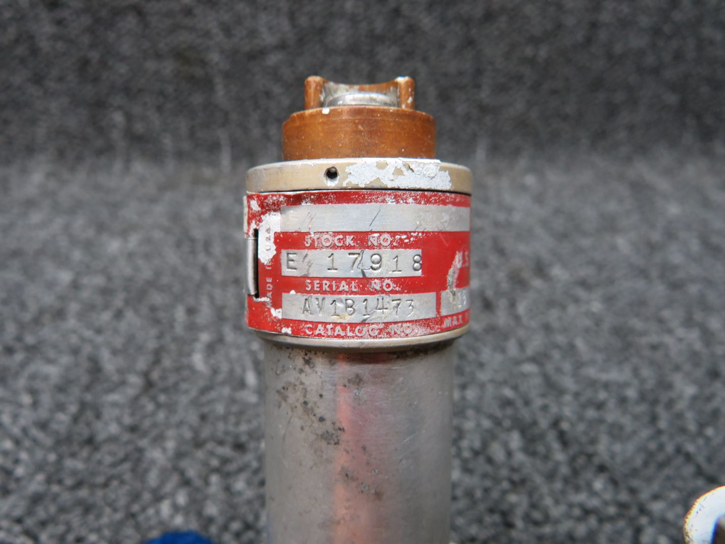 AV1B1473 / 414-183976-15 ITT Valve Heater Fuel Shut Off W/ Filter