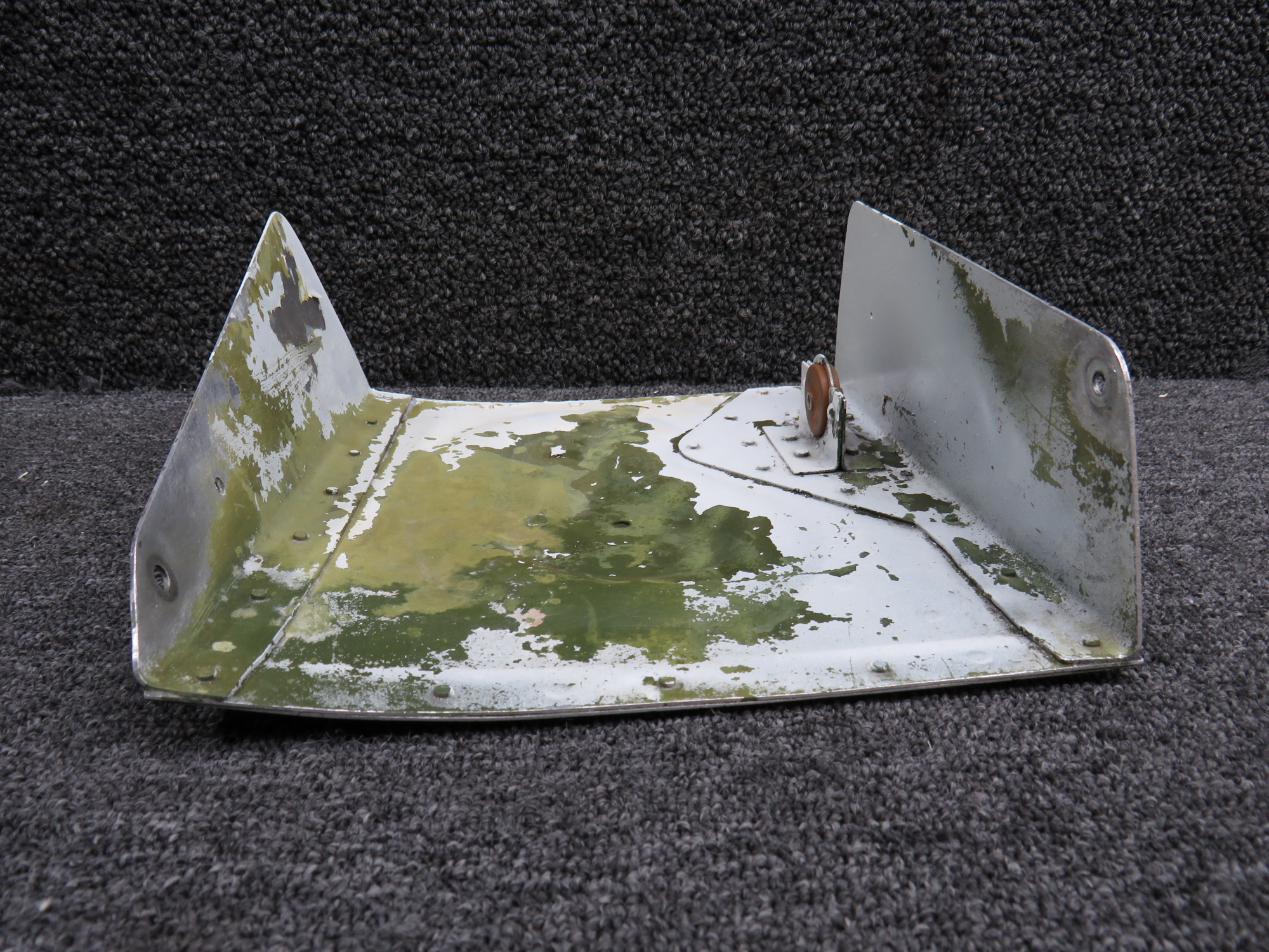 2252012-2 Cessna TR182 RH Cowl Flap Assembly