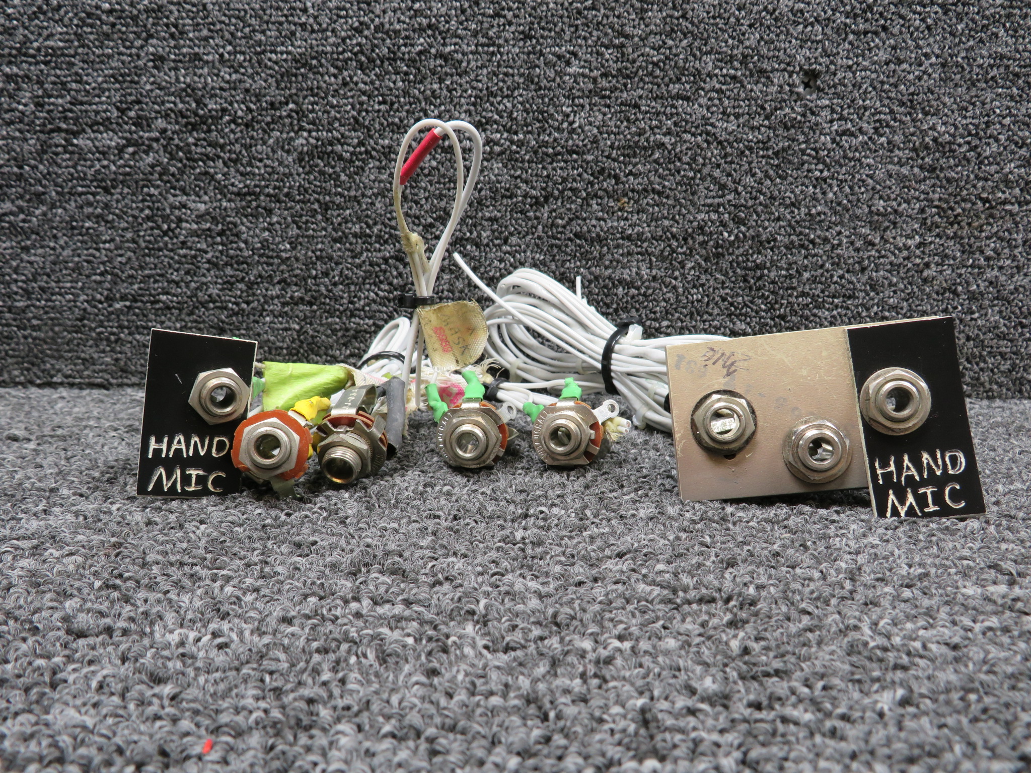 Beechcraft King Air 200 Microphone Jack Set of 3 For Sale