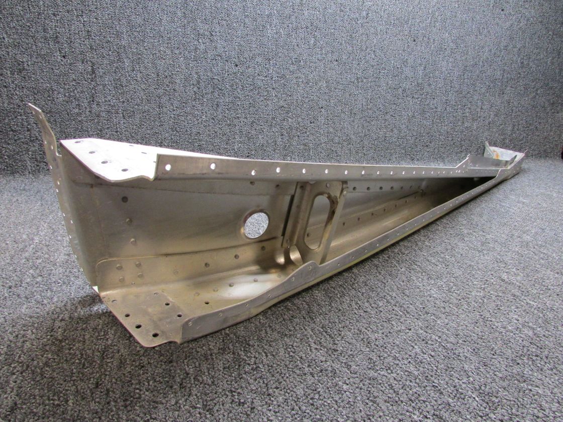 0513007-5, 0513006-110, 0513006-42, 0513006-8 Cessna 172 Doorpost
