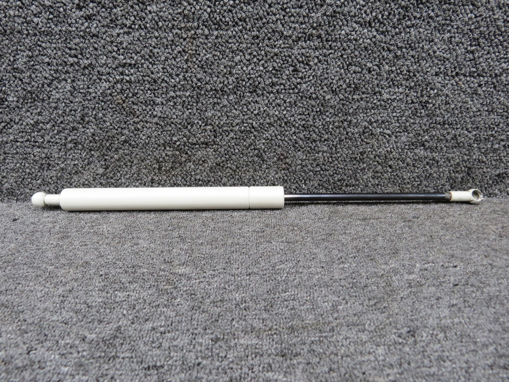 Cessna117出品　2個口 5311330-3 Cessna 421B Gas Strut Door Extender For Sale