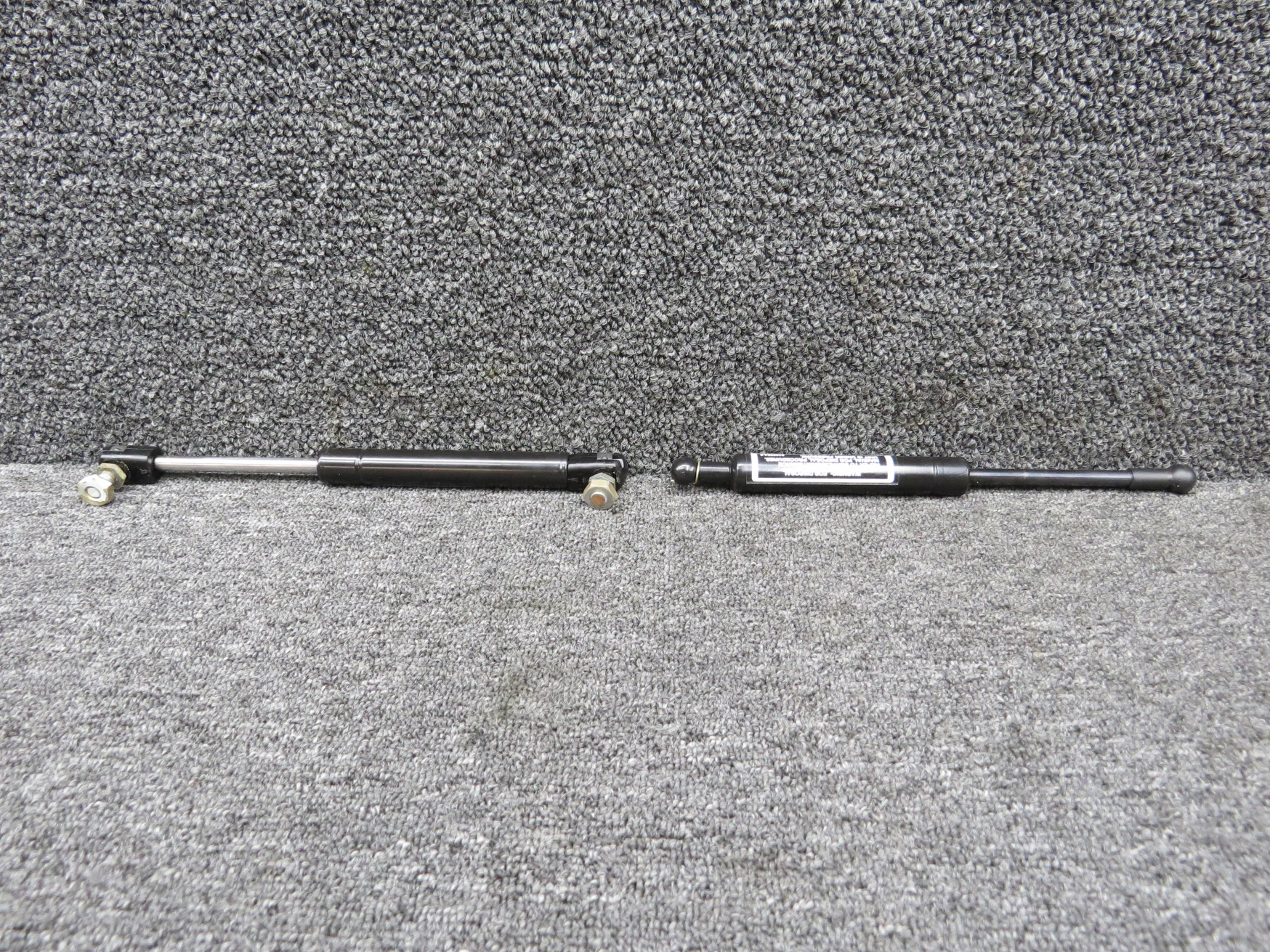サフネス④ Cessna 421B Gas Strut Door Extender Strut Set For Sale