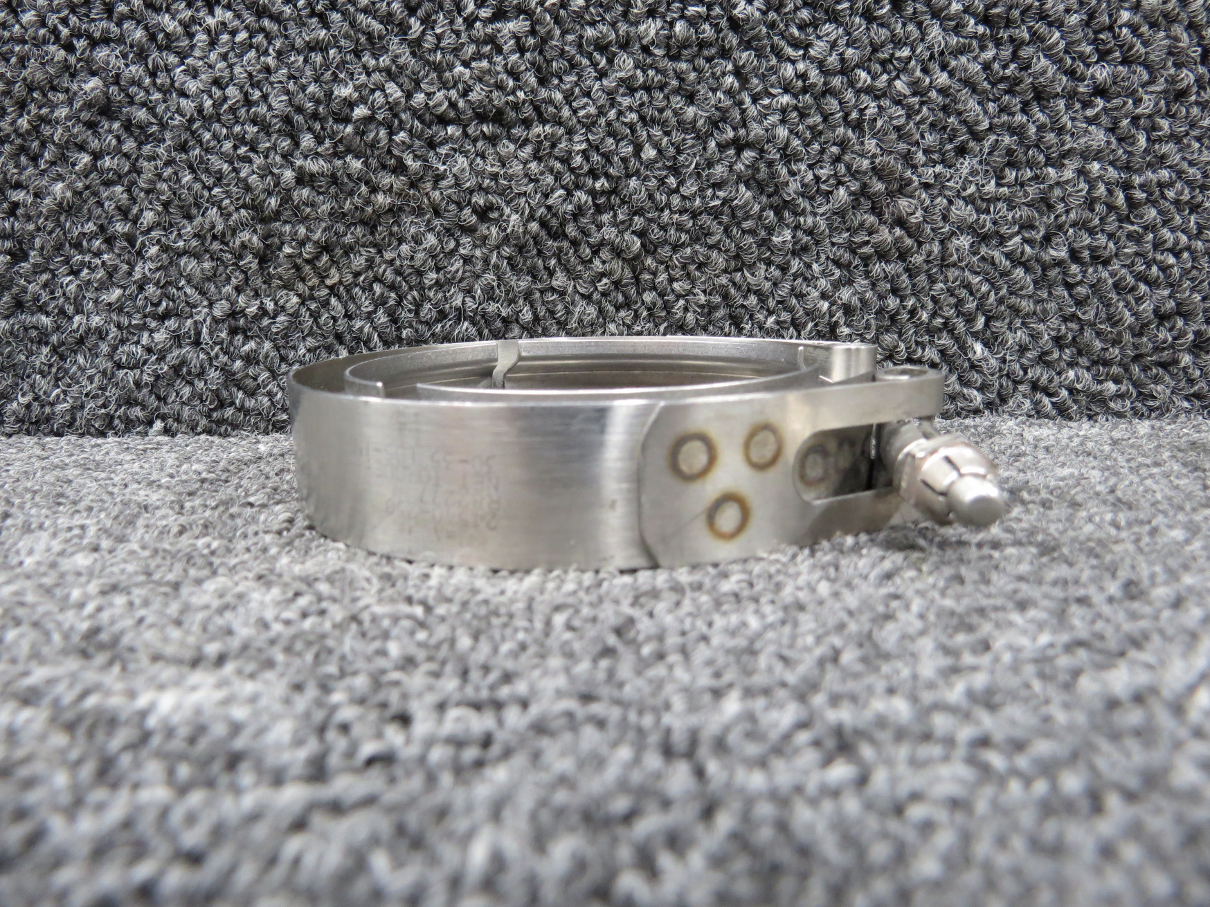 24540-250 Aeroquip V Clamp For Sale