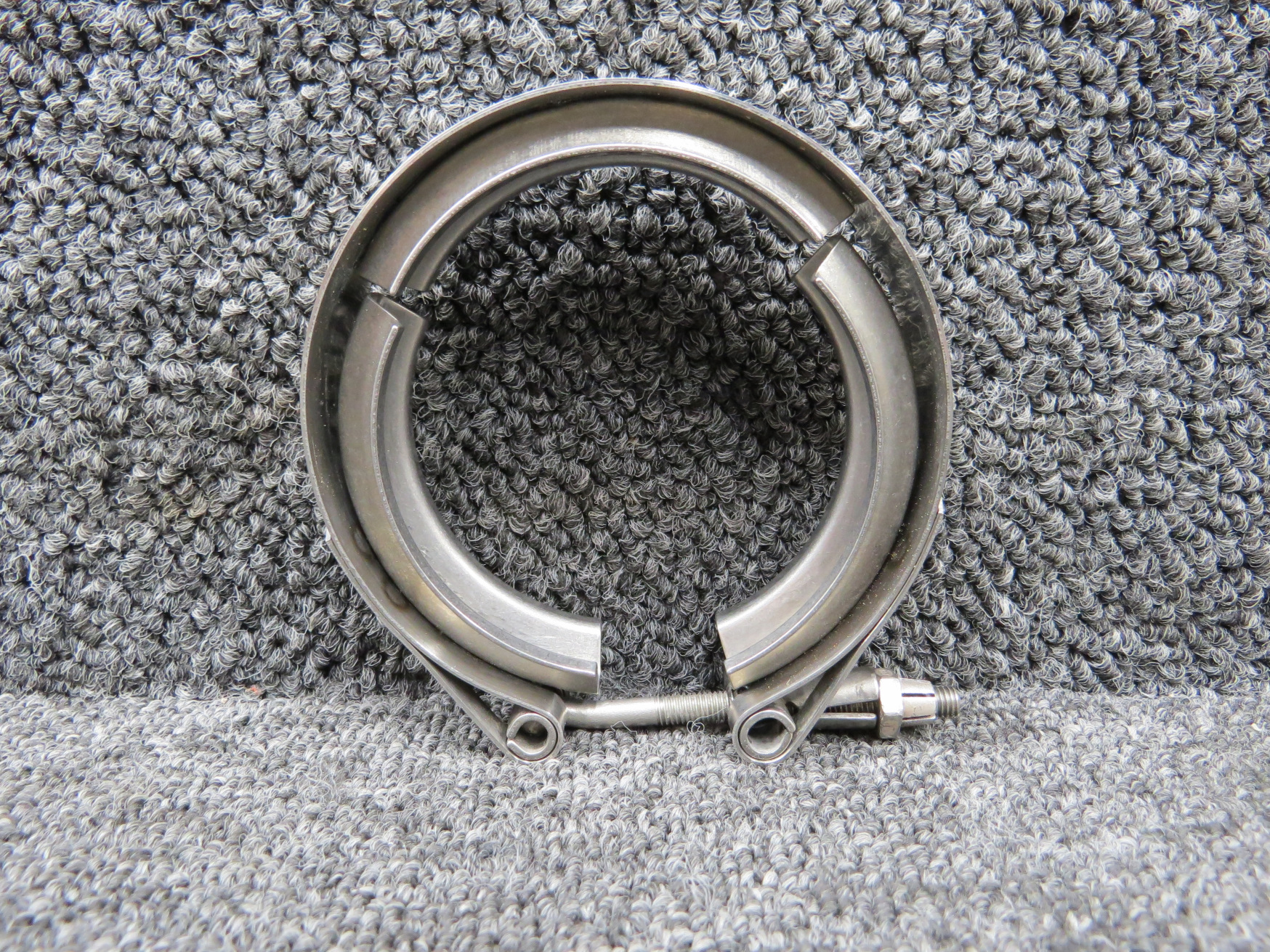 24540-250 Aeroquip V Clamp For Sale