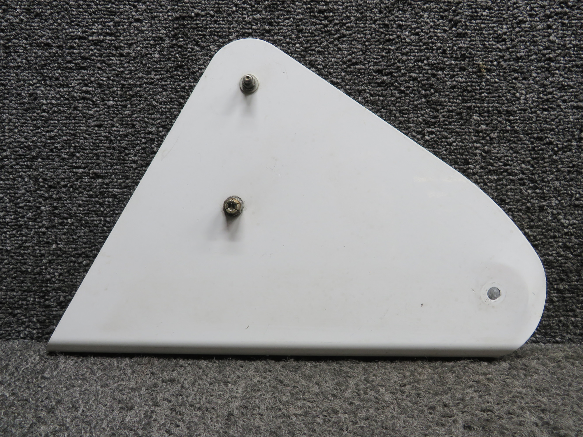 15065-002 (Use: 16668-001) Cirrus SR22 Center Flap Hinge Fairing