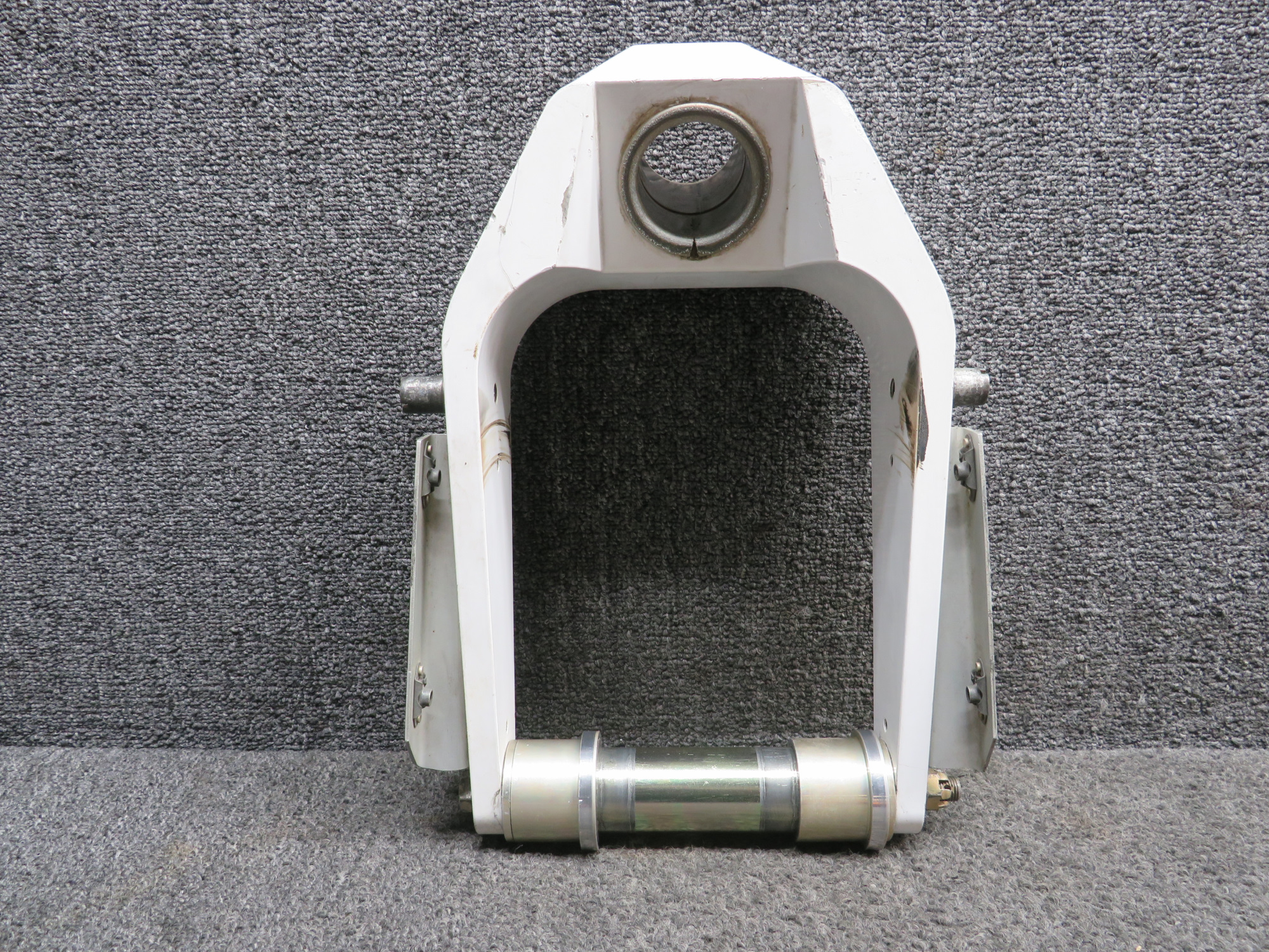 28skrumページ 11638-003 Cirrus SR22 Nose Gear Fork Assembly with Axle, Lugs and