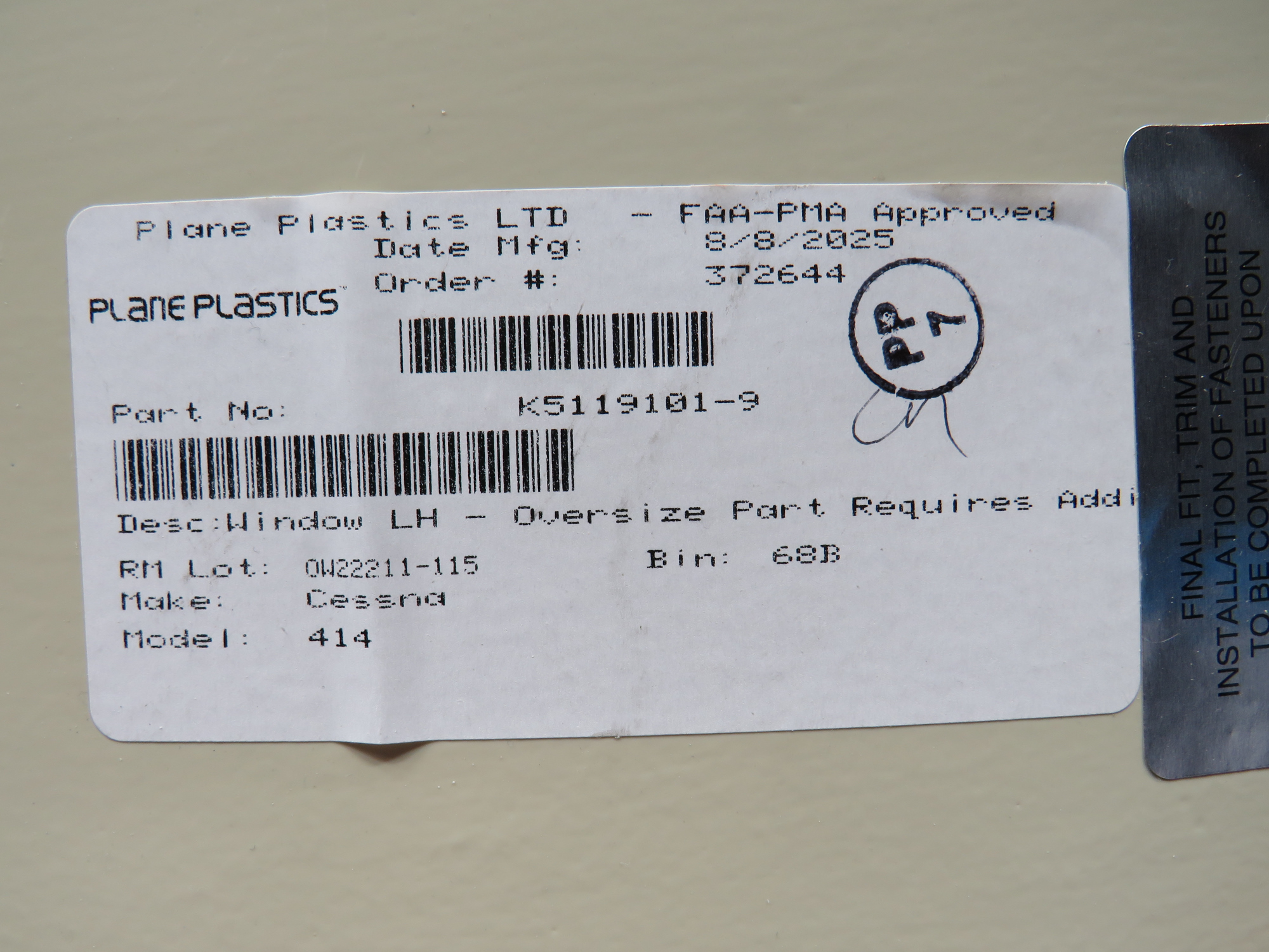 メル01157ページ K5119101-9 Cessna 414 Plane Plastics LH Pilot Window Trim