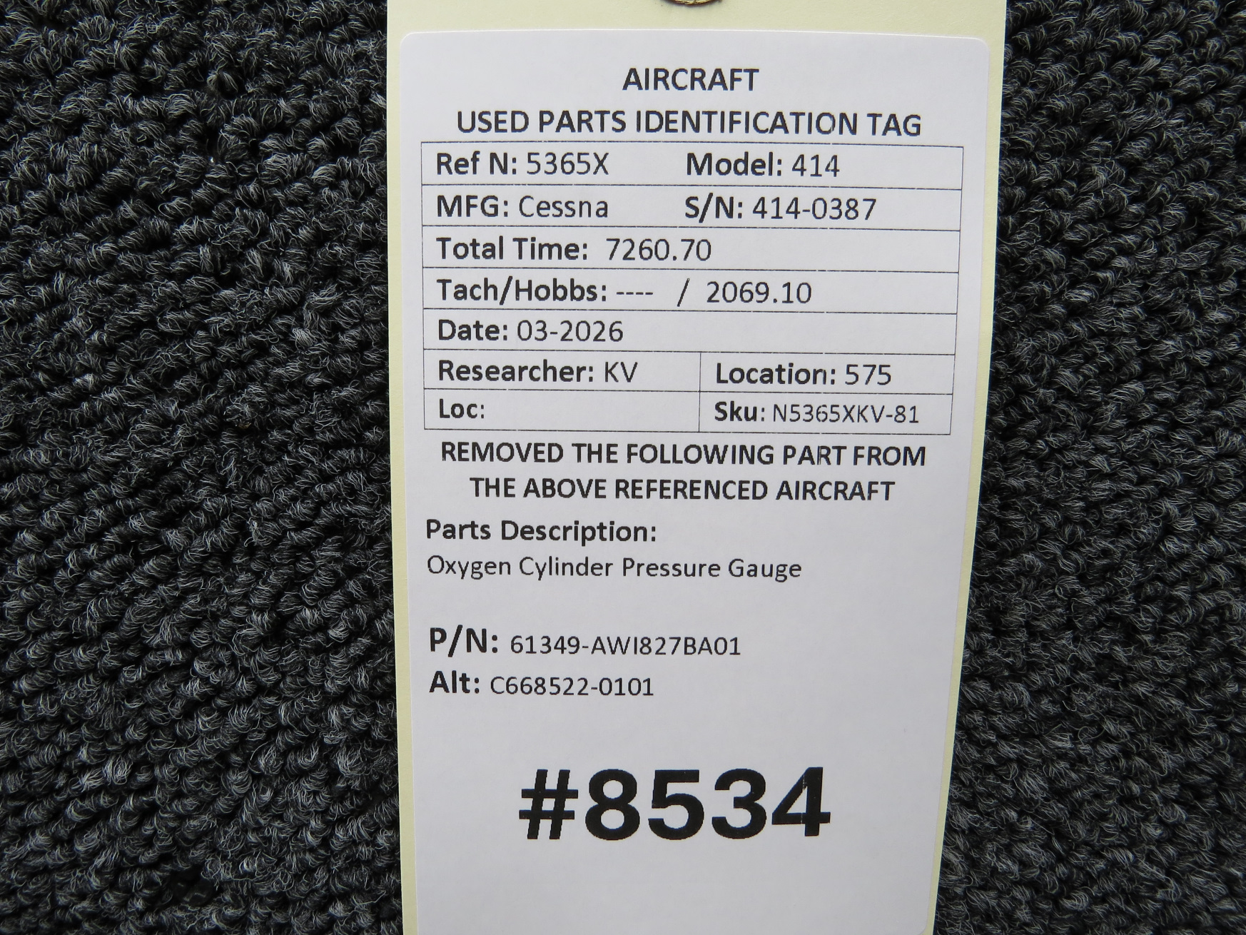 61349-AWI827BA01 (Alt PN: C668522-0101) Cessna 414 Oxygen Cylinder