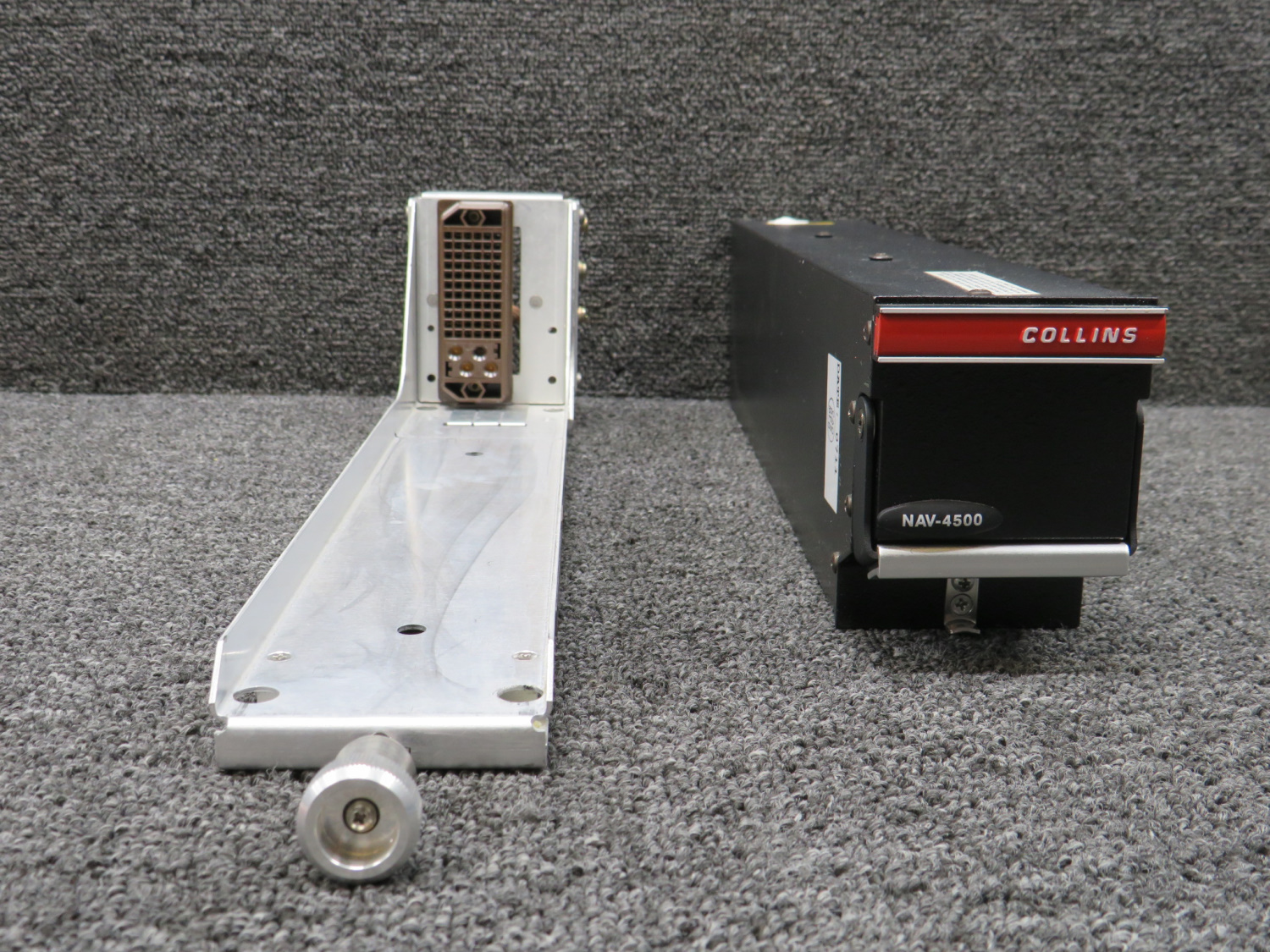 822-1579-001 Rockwell Collins NAV-4500 VOR-LOC-GS-MB Receiver w