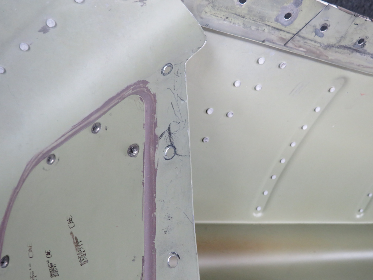 6621280-202 (Use: 6621280-18) Cessna 560XL XLS+ Stub Wing Leading