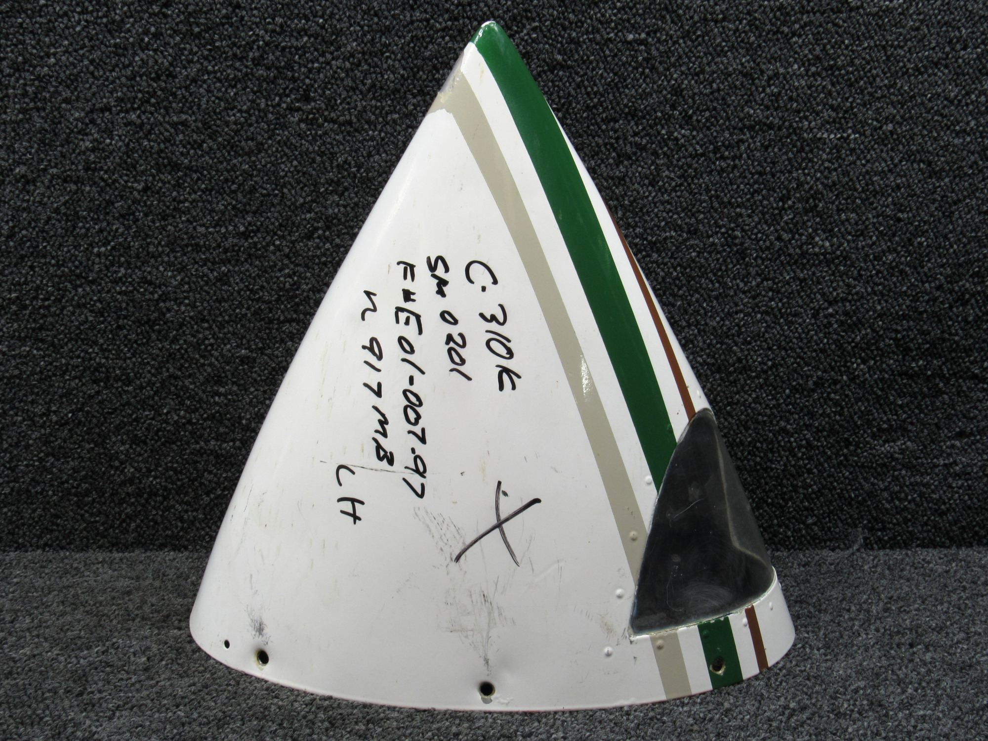 ステイナー 215 0823411-215 Cessna 310K Tip Tank Nose Cap Left Hand
