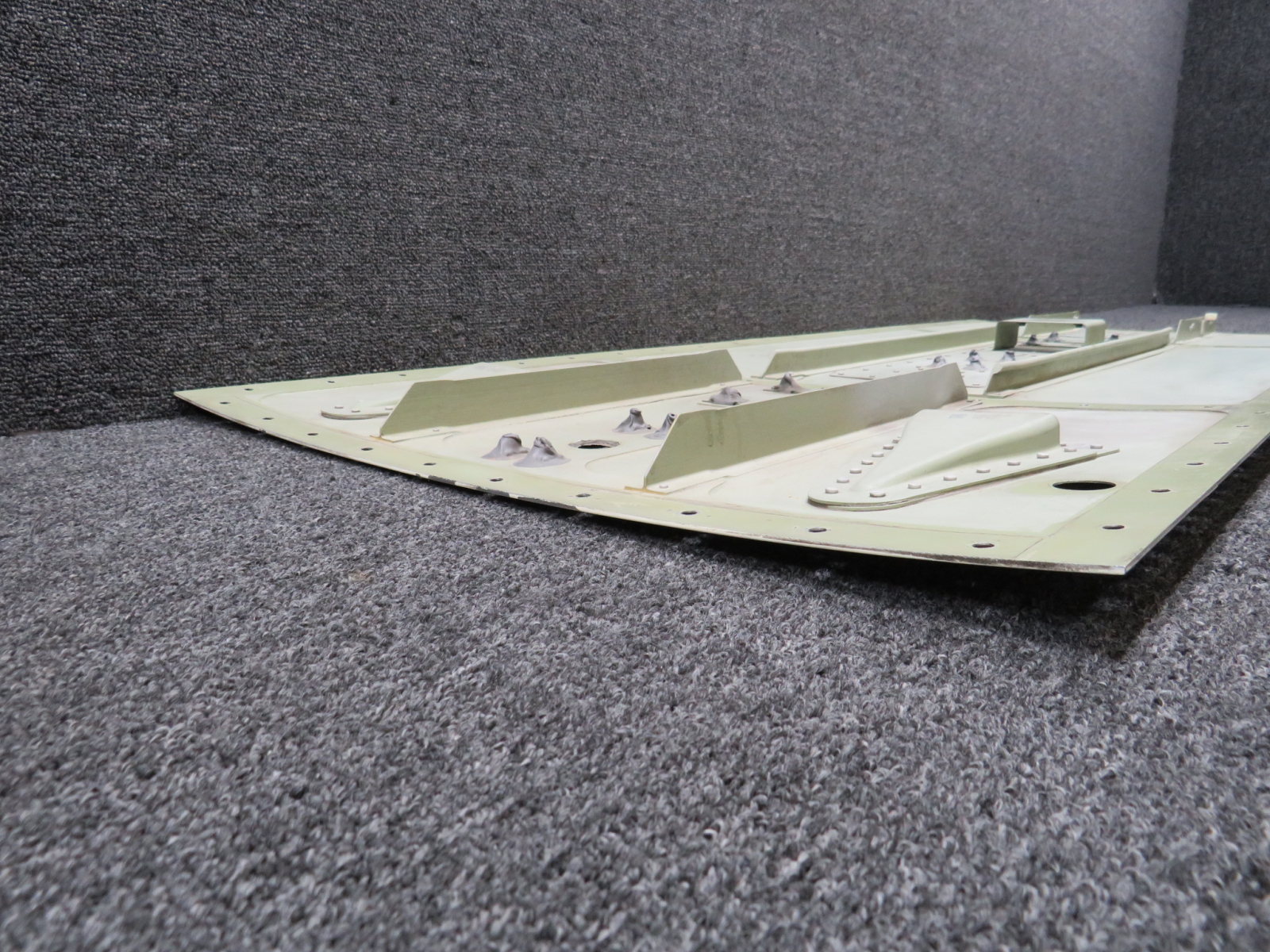 6610161-4 (Alt: 6610161-2) Cessna 560XL (XLS+) Forward Cabin Belly