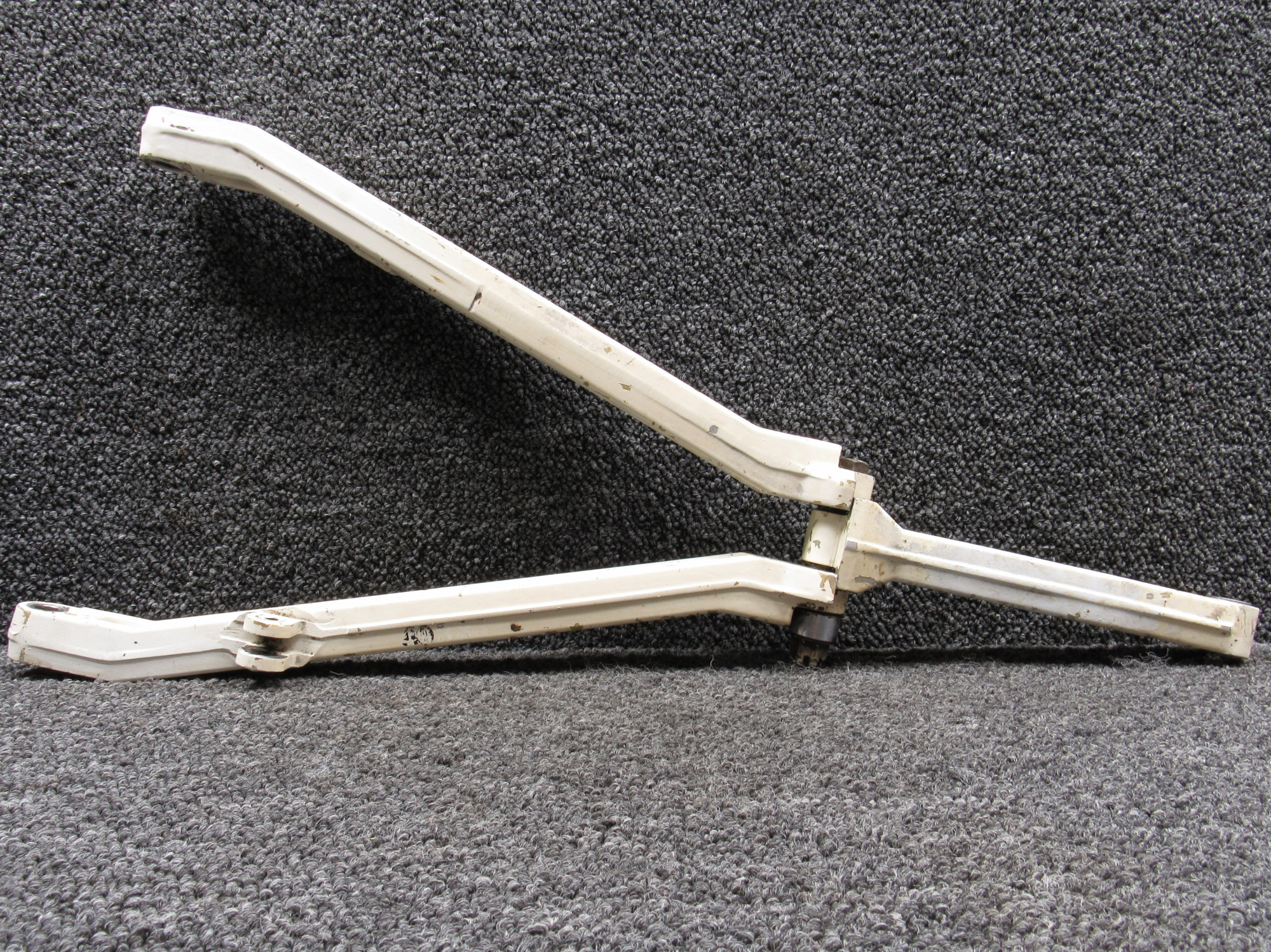 40317-000, 40335-000, 40336-000 Piper PA31-350 Nose Gear Drag