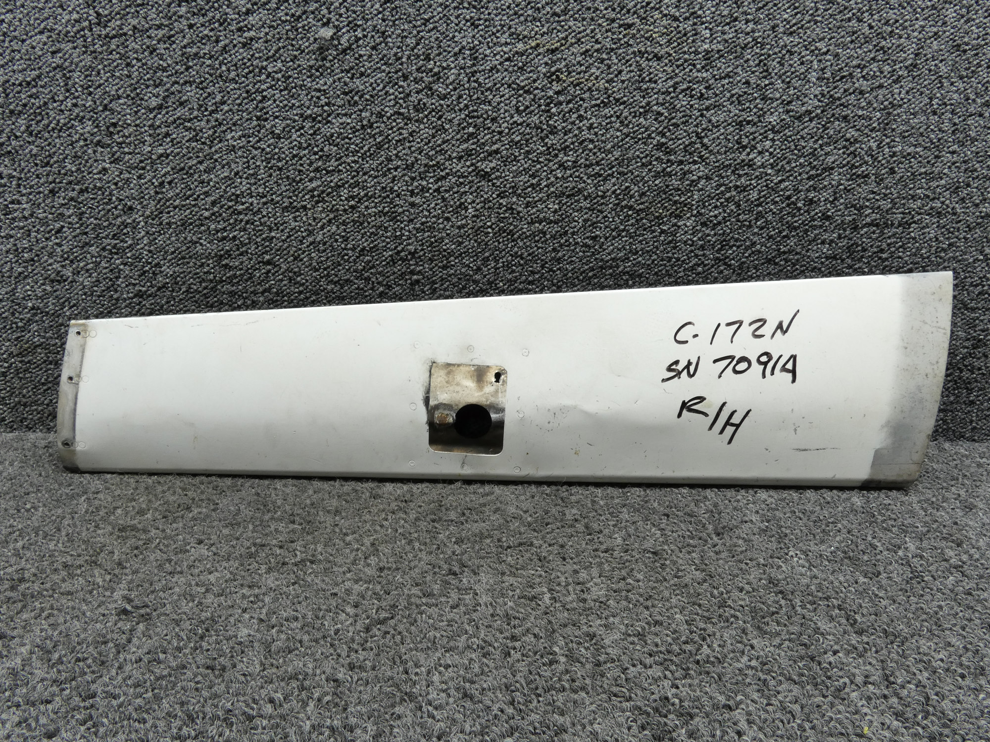 0541193-8 Cessna 172N Main Landing Gear Fairing Assembly Right Hand
