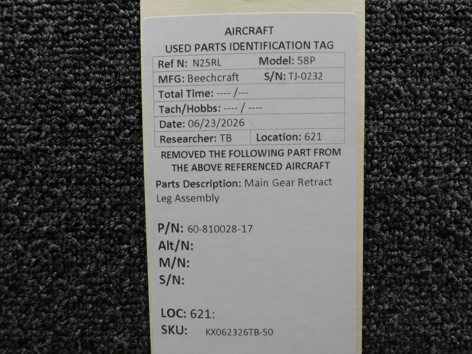 60-810028-17 Beechcraft 58P Main Gear Retract Leg Assy