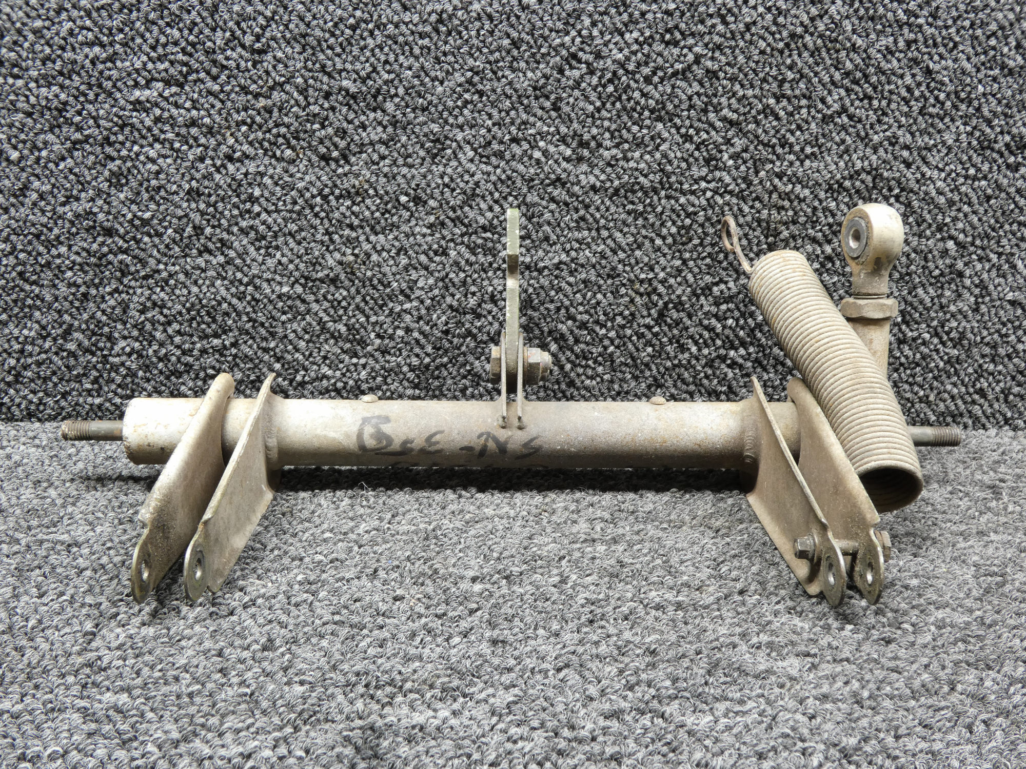 n.ページ 5045204-2 (Use: 5045204-5) Cessna 421B Nose Landing Gear Uplock