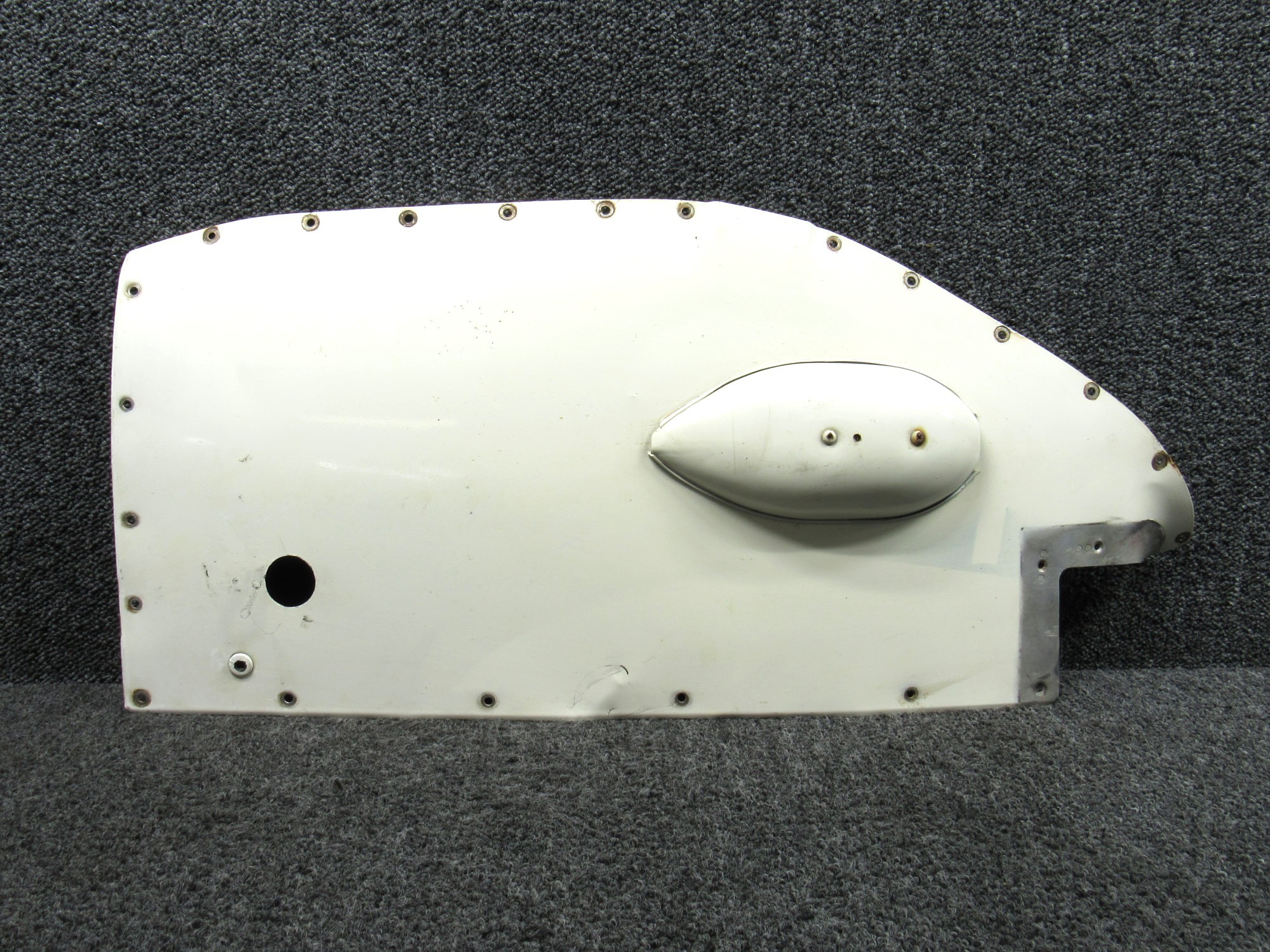 ハナ゜ページ 0823413-32 Cessna 310J Lower Wing Tip Fuel Fairing Assembly RH For