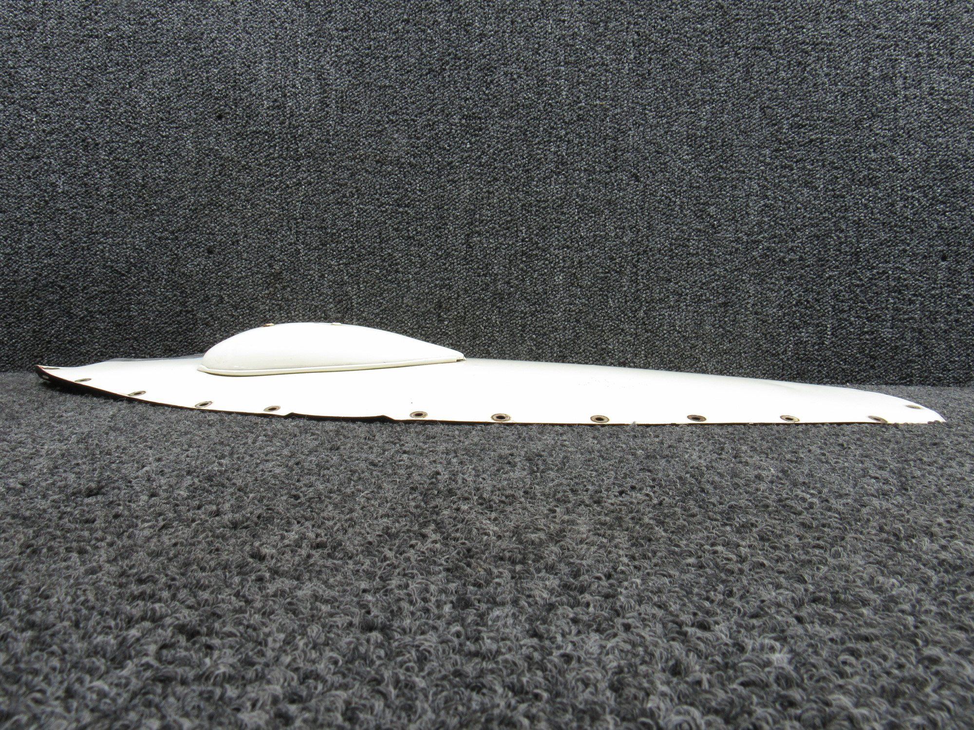 0823413-32 Cessna 310J Lower Wing Tip Fuel Fairing Assembly RH For